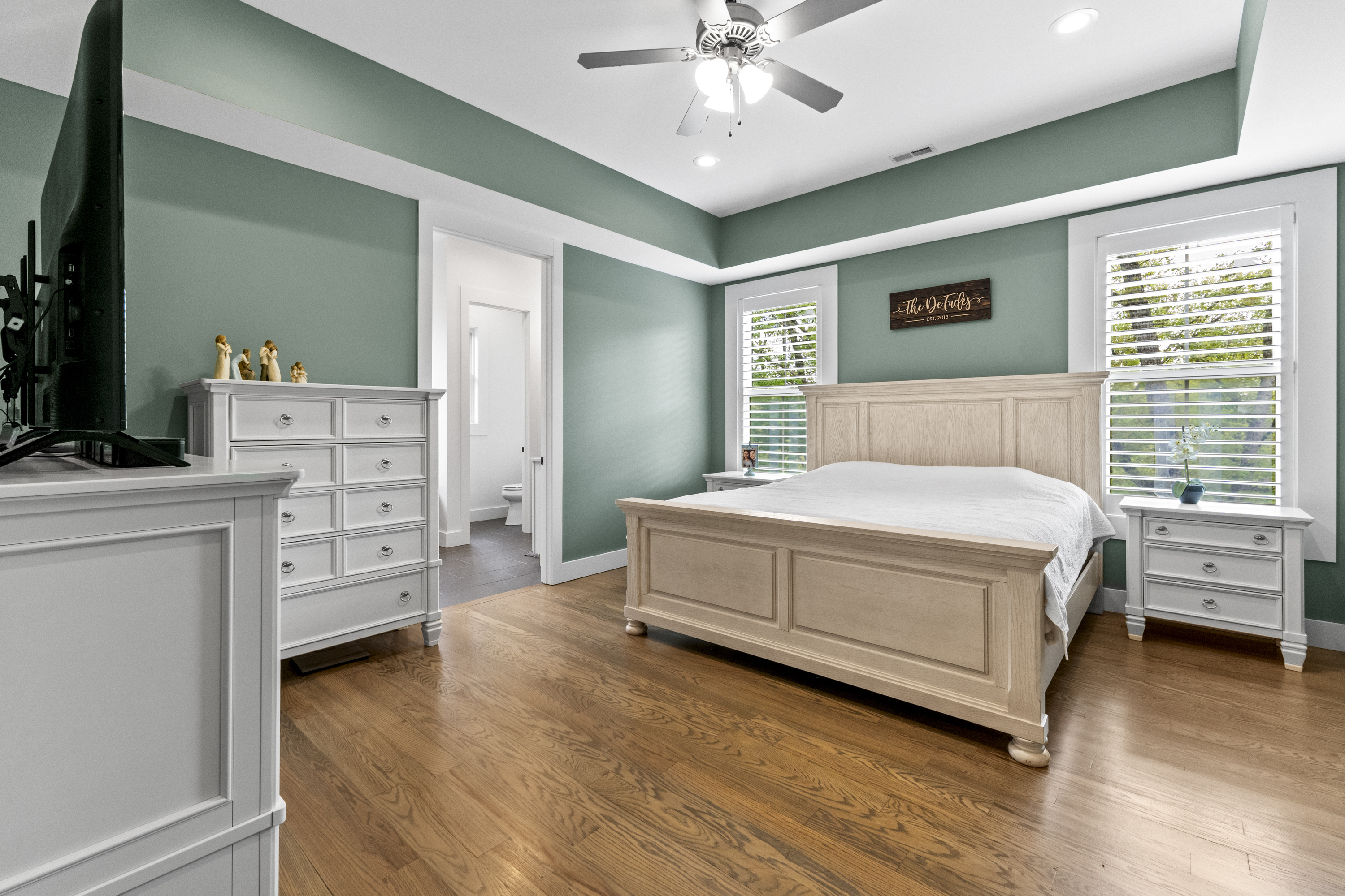 Huntington, West Virginia, 25701, United States, 6 Bedrooms Bedrooms, ,6 BathroomsBathrooms,Residential,For Sale,1977823