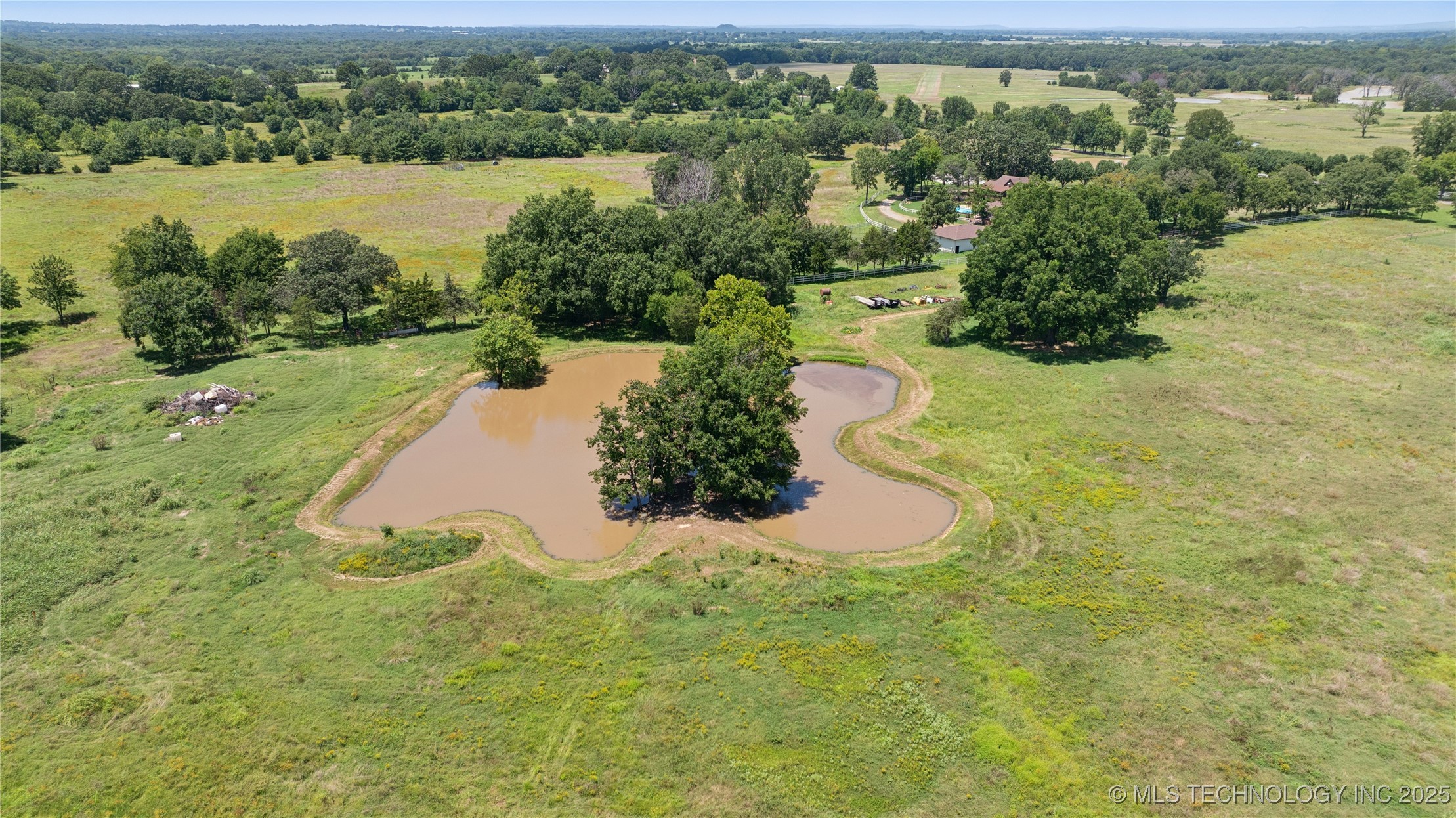 Pocola, Oklahoma, 74902, United States, 3 Bedrooms Bedrooms, ,3 BathroomsBathrooms,Residential,For Sale,1903793
