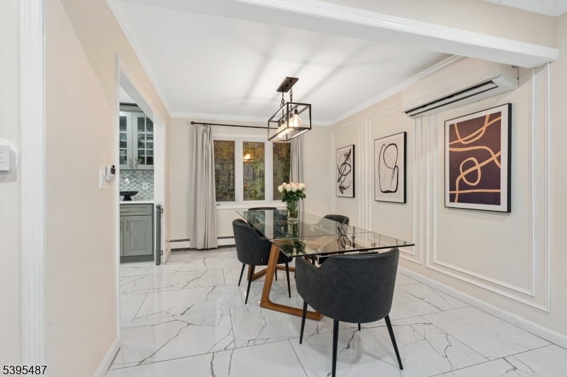 Wayne Twp., New Jersey, 07470, United States, 5 Bedrooms Bedrooms, ,2 BathroomsBathrooms,Residential,For Sale,1988198