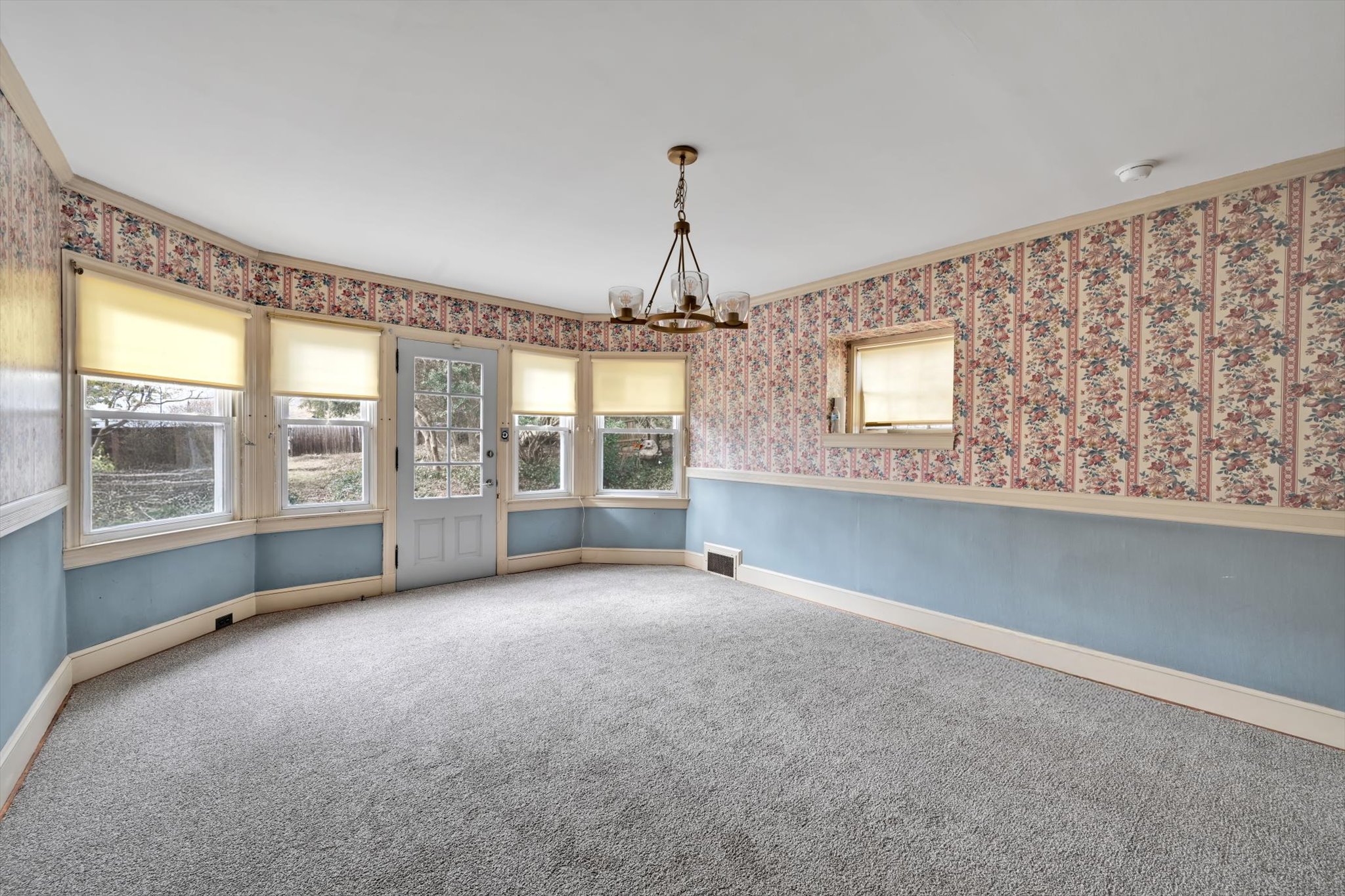 Reading, Pennsylvania, 19607, United States, 6 Bedrooms Bedrooms, ,3 BathroomsBathrooms,Residential,For Sale,2008158