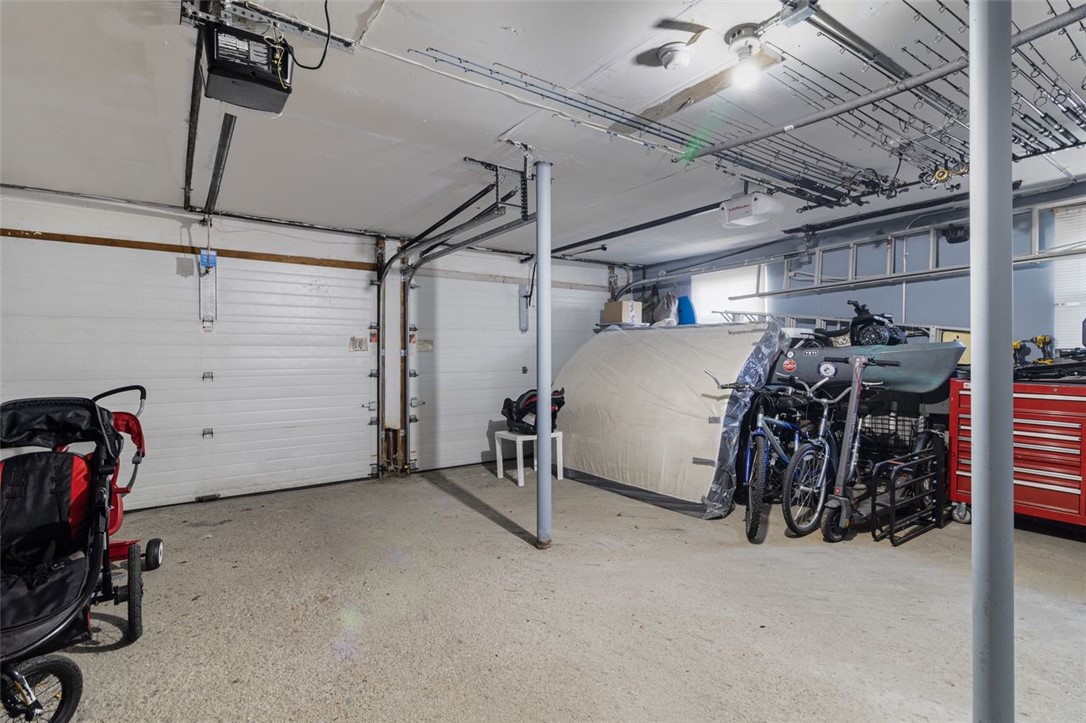 Cranston, Rhode Island, 02921, United States, 3 Bedrooms Bedrooms, ,2 BathroomsBathrooms,Residential,For Sale,1996913