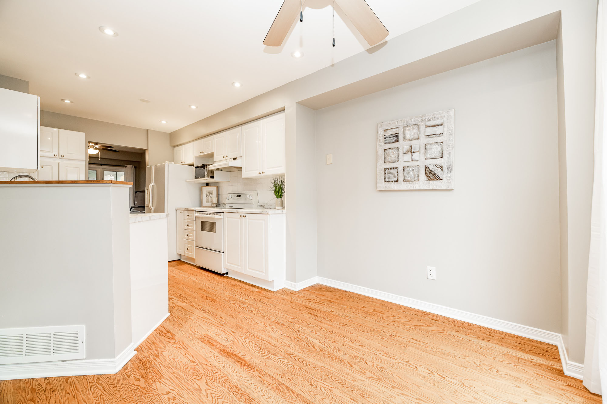 Ottawa, Ontario, K2J4W9, CA, 3 Bedrooms Bedrooms, ,4 BathroomsBathrooms,Residential,For Sale,1991097