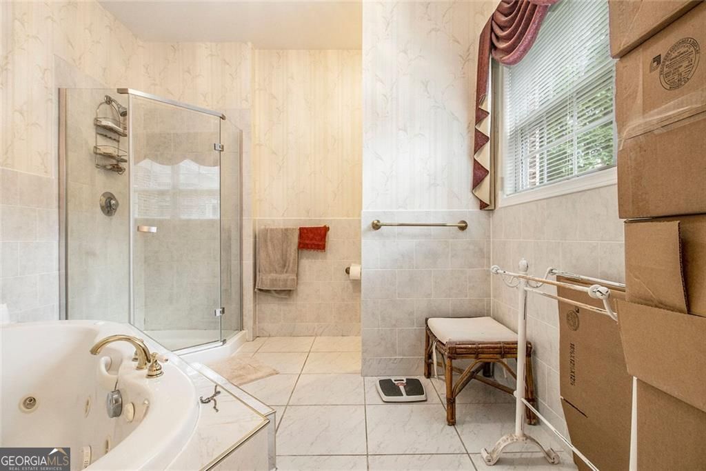 Atlanta, Georgia, 30331, United States, 5 Bedrooms Bedrooms, ,4 BathroomsBathrooms,Residential,For Sale,1908174