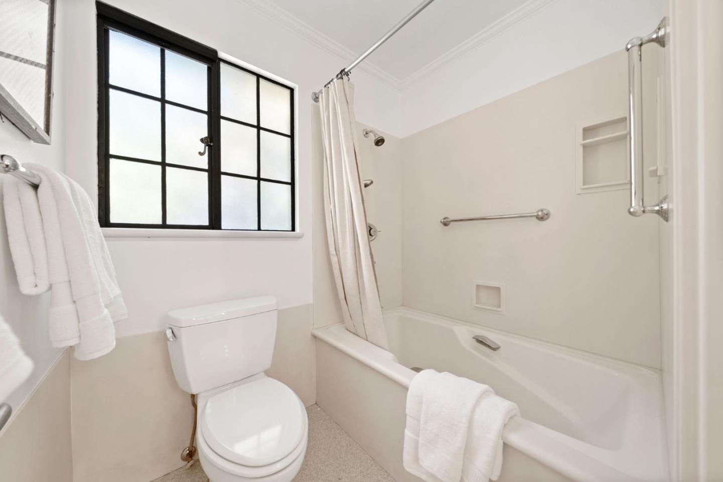 Palo Alto, California, 94301, United States, 4 Bedrooms Bedrooms, ,4 BathroomsBathrooms,Residential,For Sale,1837921