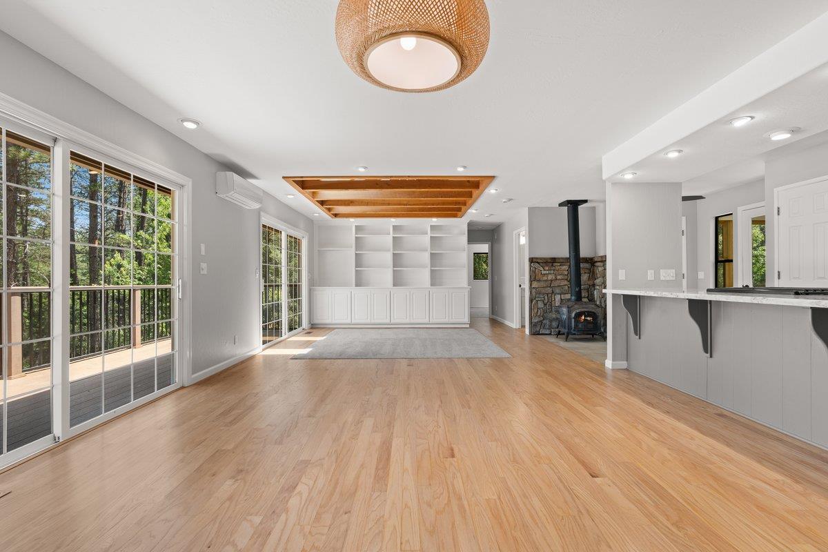 Nevada City, California, 95959, United States, 3 Bedrooms Bedrooms, ,3 BathroomsBathrooms,Residential,For Sale,1916379