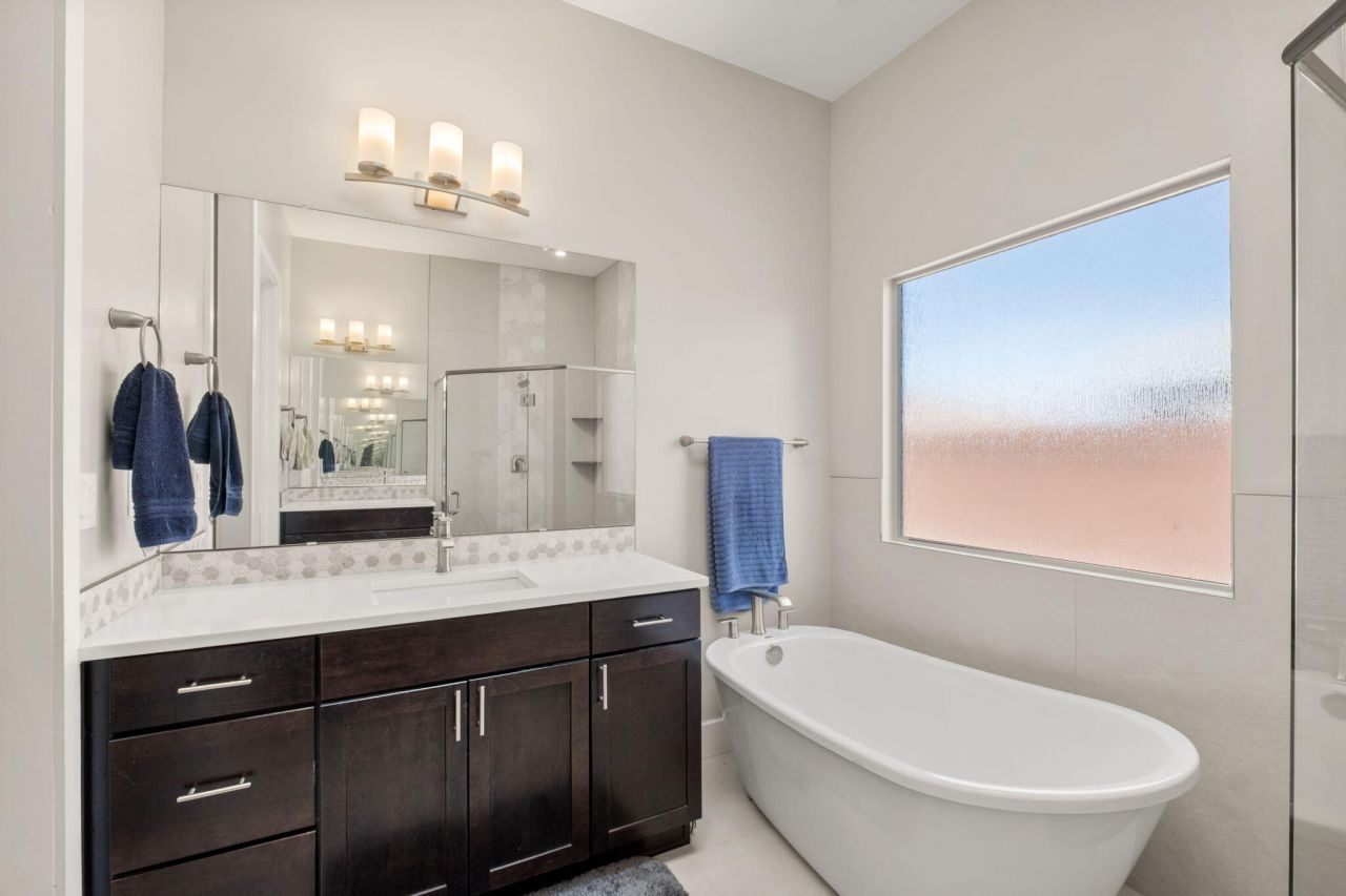 Albuquerque, New Mexico, 87120, United States, 5 Bedrooms Bedrooms, ,5 BathroomsBathrooms,Residential,For Sale,1940027