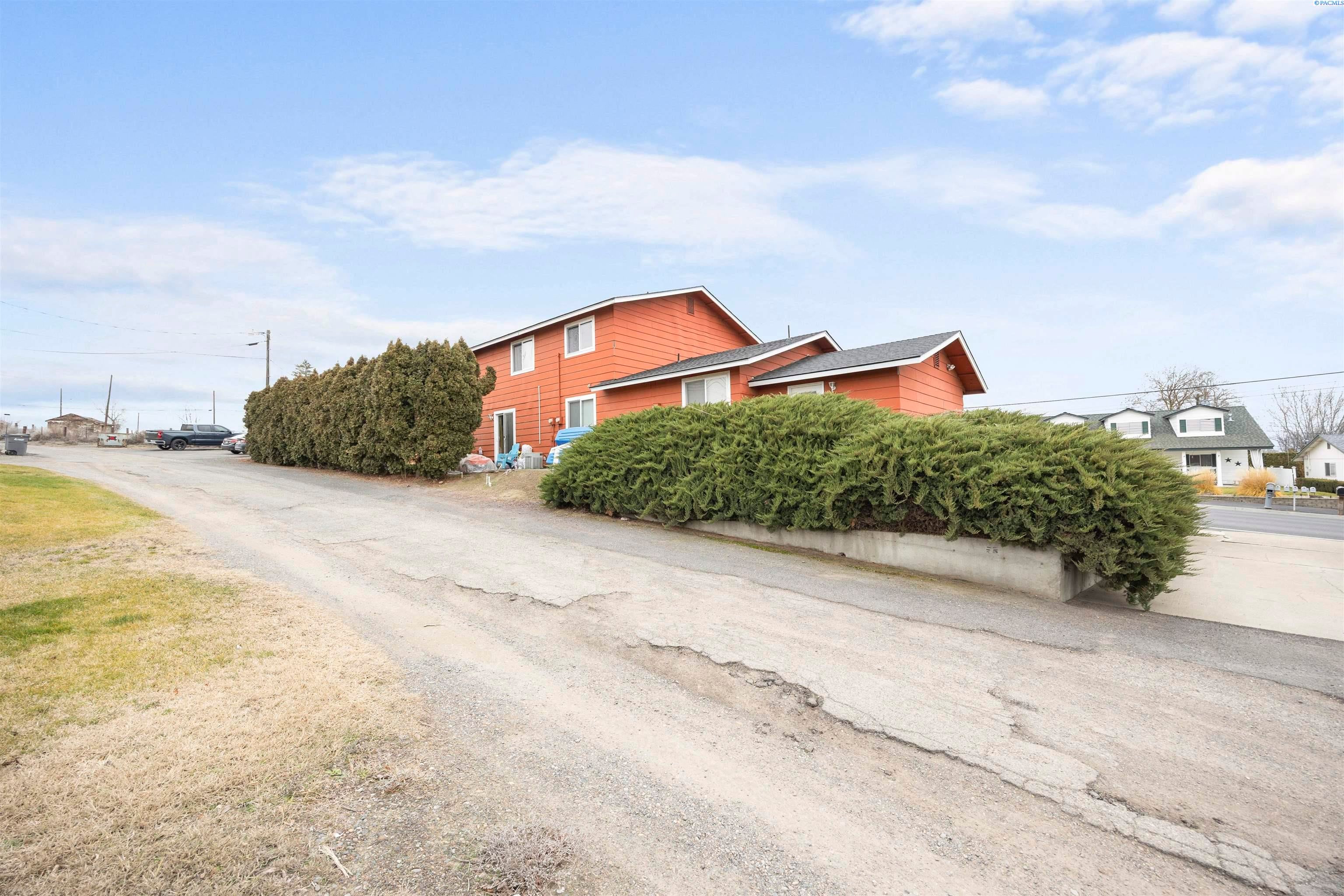 Zillah, Washington, 98953, United States, 9 Bedrooms Bedrooms, ,Residential,For Sale,2013273