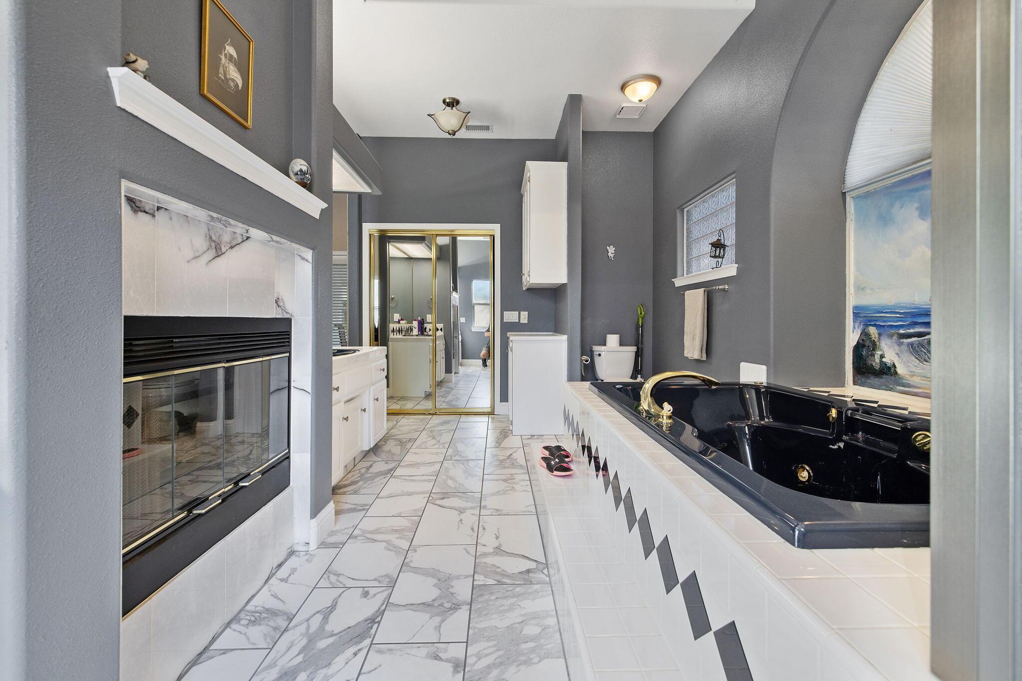 Visalia, California, 93292, United States, 4 Bedrooms Bedrooms, ,3 BathroomsBathrooms,Residential,For Sale,1977045