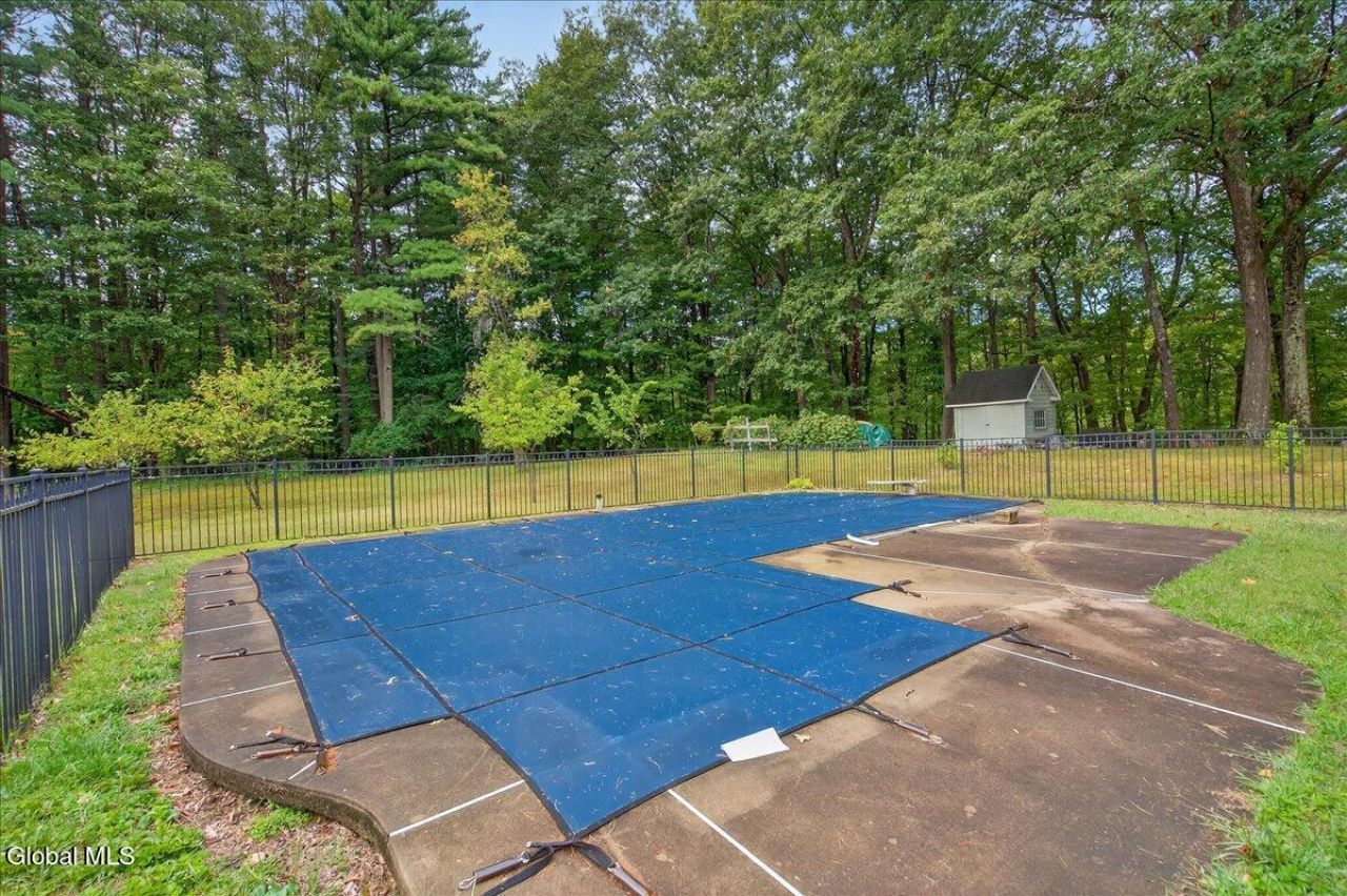Schenectady, New York, 12309, United States, 5 Bedrooms Bedrooms, ,4 BathroomsBathrooms,Residential,For Sale,1938536