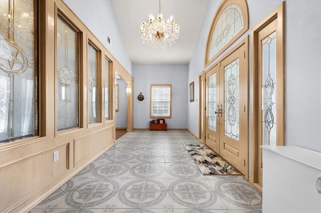 8248 Meadowbrook Drive, Fort Worth, Texas, 76120, United States, 5 Bedrooms Bedrooms, ,6 BathroomsBathrooms,Residential,For Sale,8248 Meadowbrook Drive,1666284