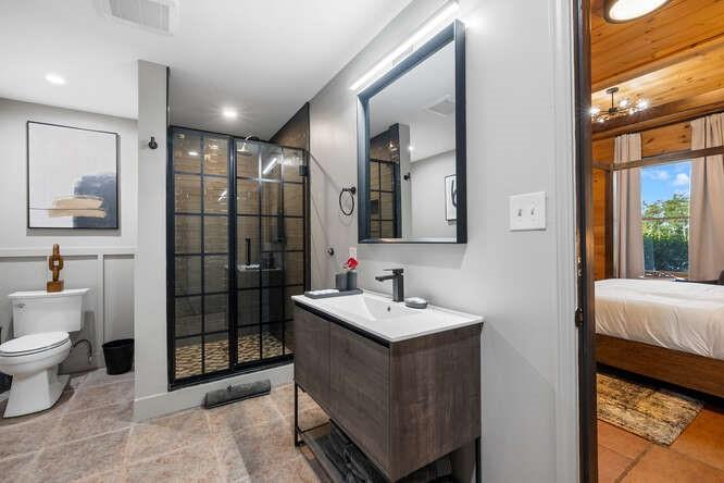 Carrollton, Georgia, 30116, United States, 5 Bedrooms Bedrooms, ,5 BathroomsBathrooms,Residential,For Sale,1803971