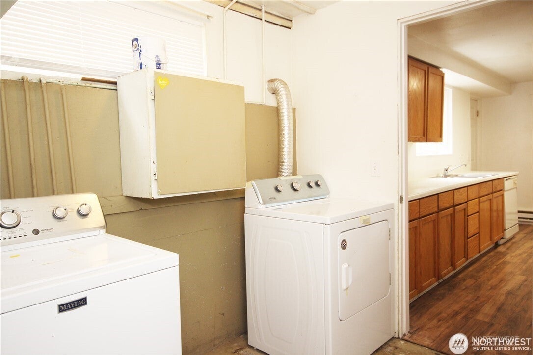 Seattle, Washington, 98106, United States, ,Residential,For Sale,2005576