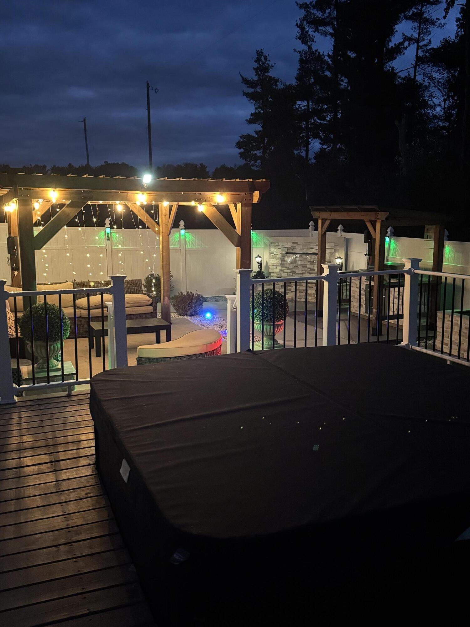 Holland, Michigan, 49424, United States, 5 Bedrooms Bedrooms, ,4 BathroomsBathrooms,Residential,For Sale,1973082