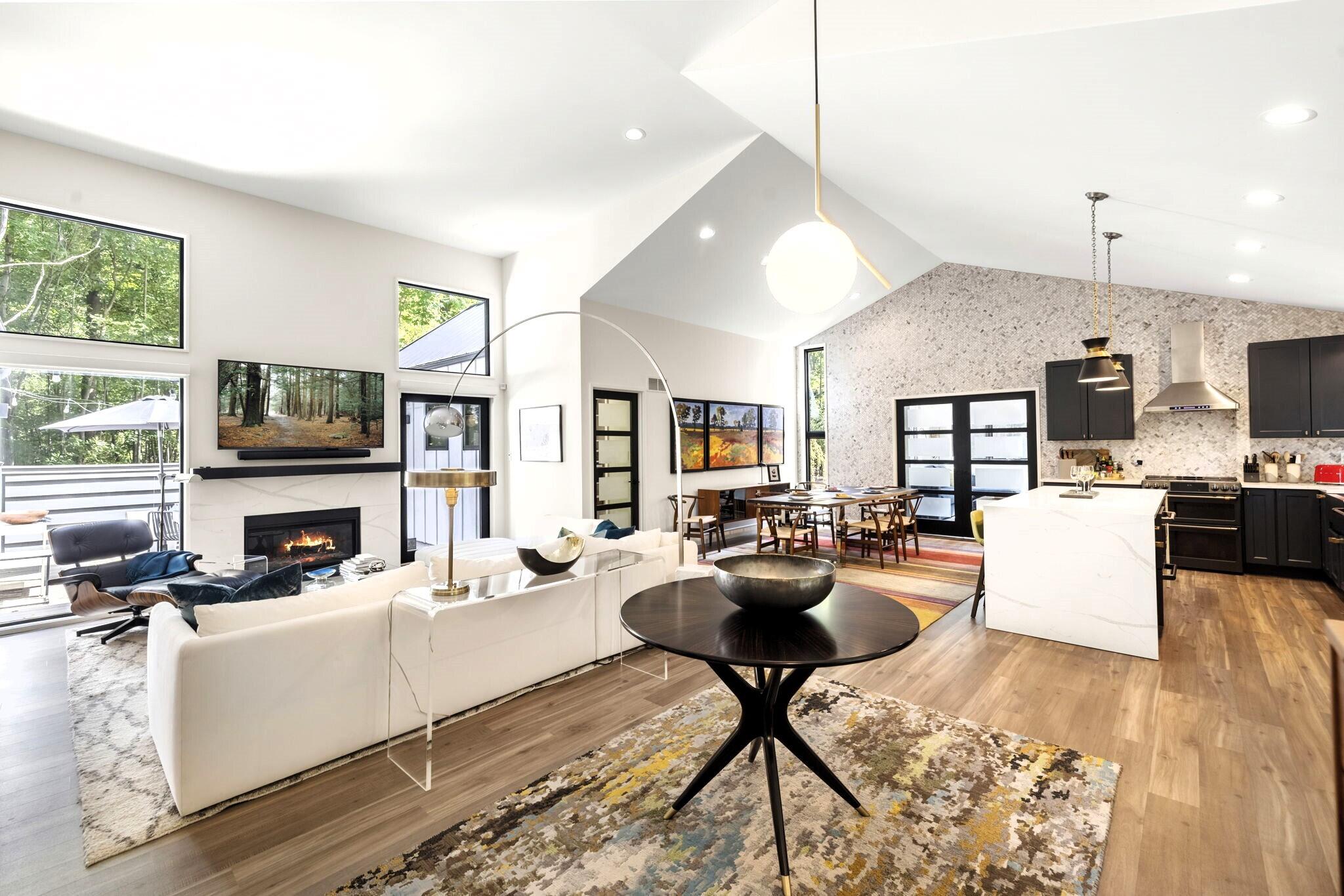 Michigan City, Indiana, 46360, United States, 3 Bedrooms Bedrooms, ,3 BathroomsBathrooms,Residential,For Sale,1988114