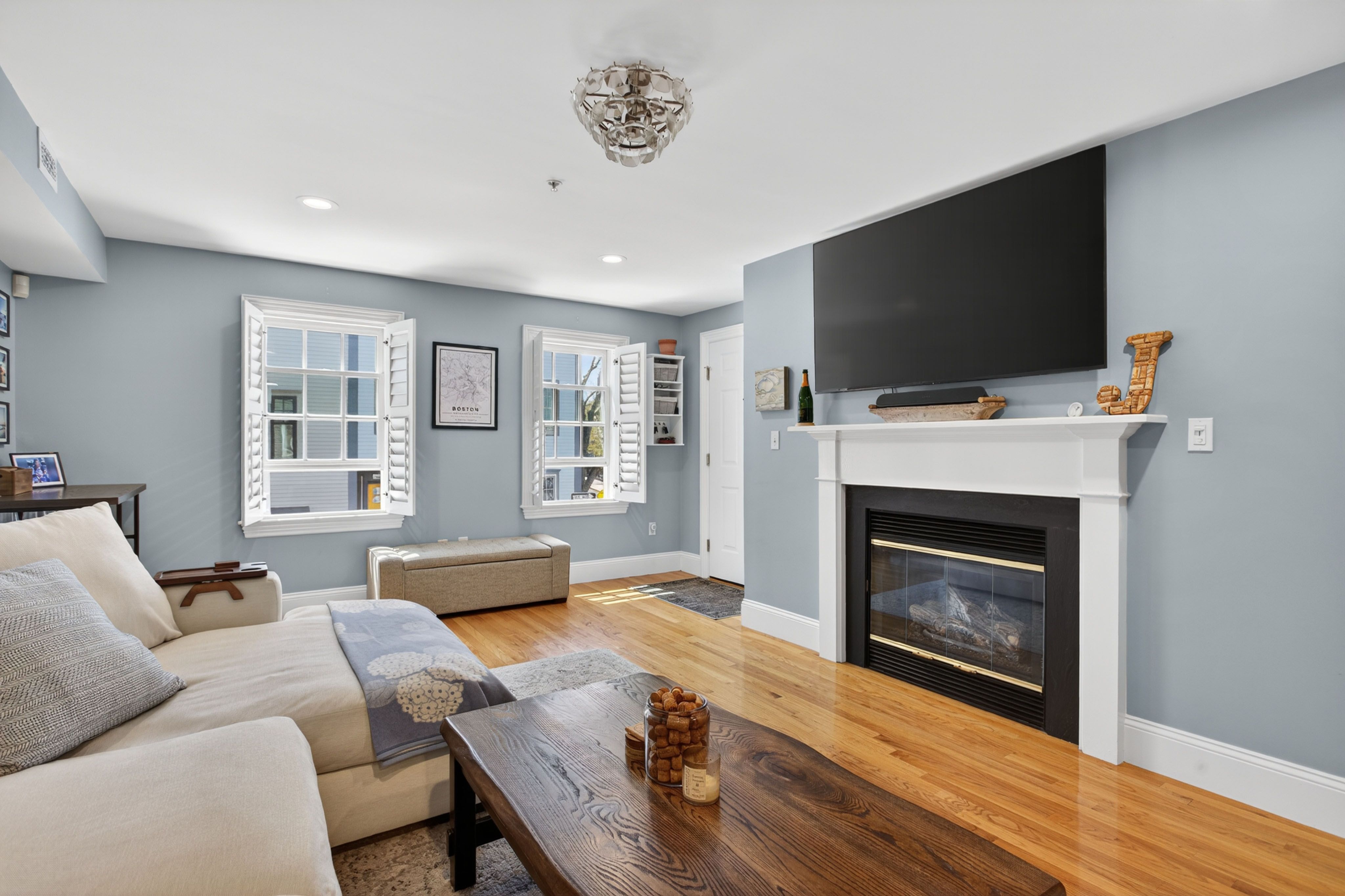  57 Bartlett Street, Boston, MA, 02129 - 物件實景