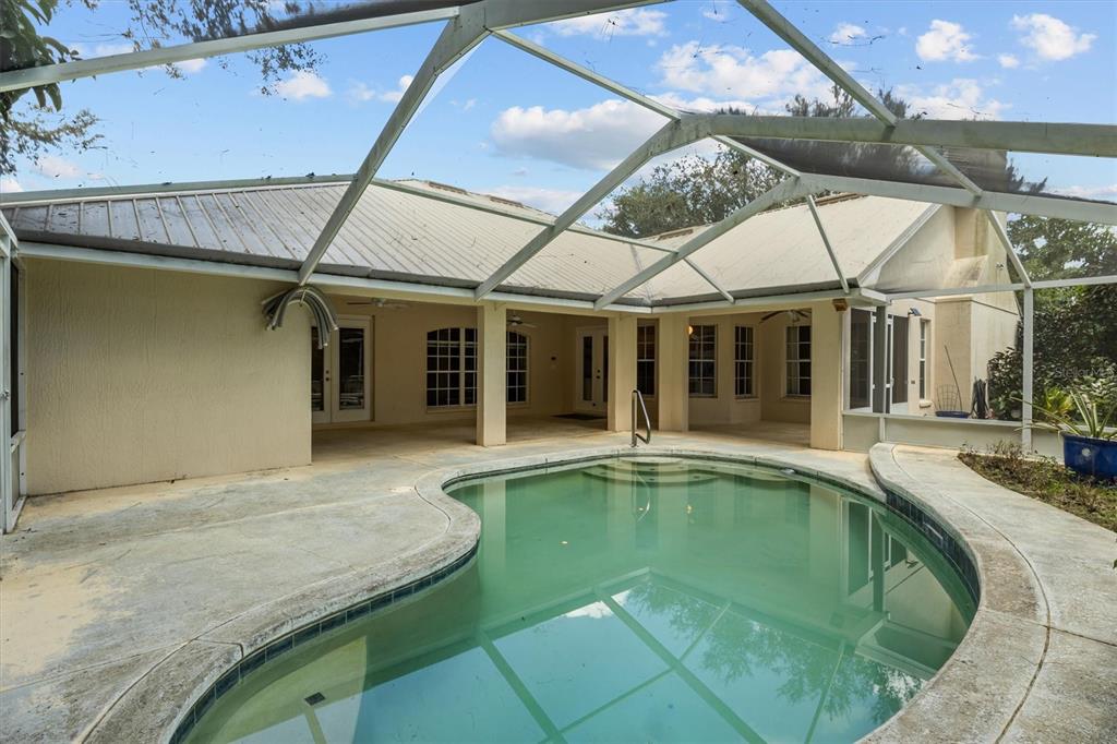 Lakeland, Florida, 33813, United States, 4 Bedrooms Bedrooms, ,4 BathroomsBathrooms,Residential,For Sale,1948005