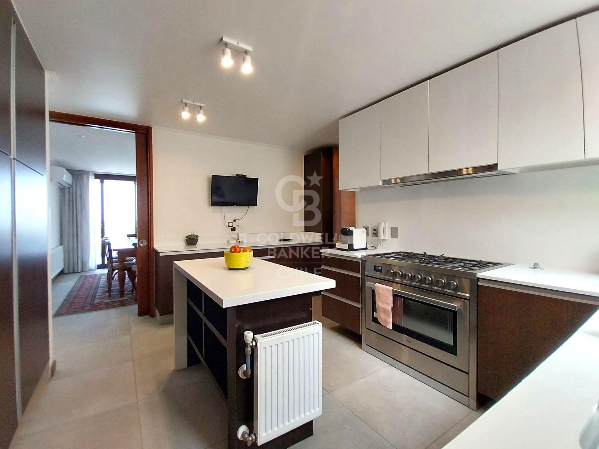 Lo Barnechea, Chile, 5 Bedrooms Bedrooms, ,5 BathroomsBathrooms,Residential,For Sale,1883706