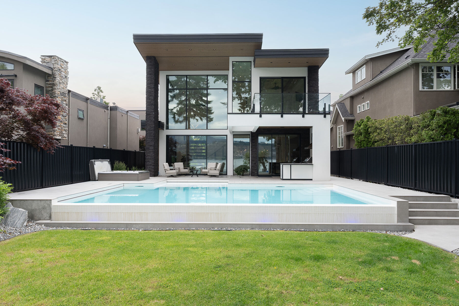  Luxury on the Abbott Corridor - 物件實景