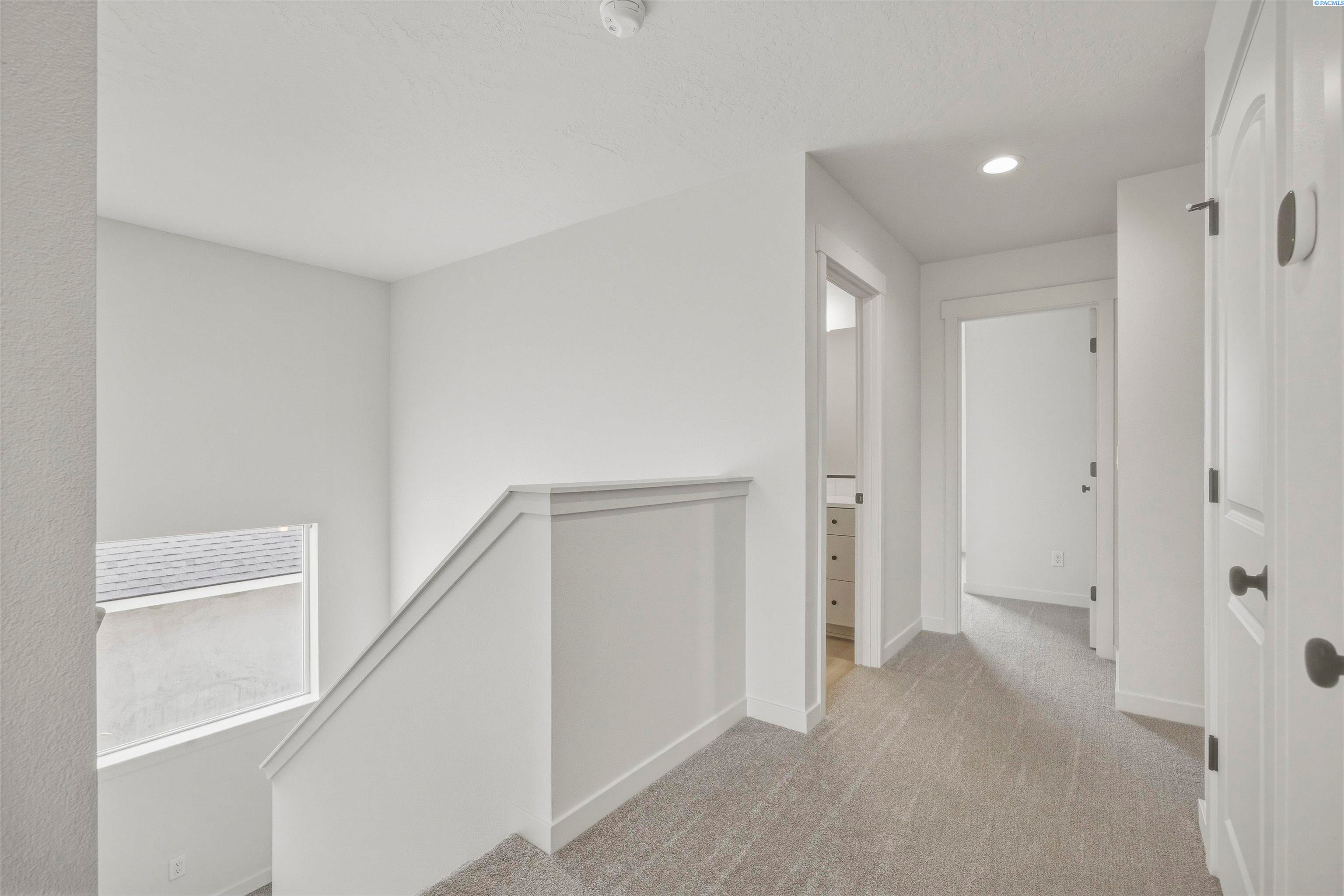 Prosser, Washington, 99350, United States, 5 Bedrooms Bedrooms, ,3 BathroomsBathrooms,Residential,For Sale,2028032