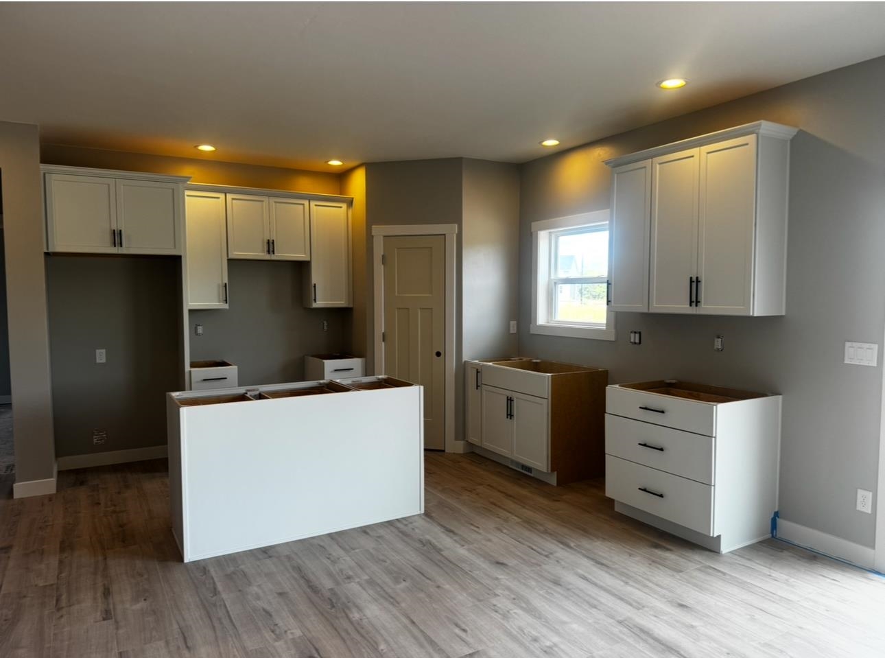 NEENAH, Wisconsin, 54956, United States, 4 Bedrooms Bedrooms, ,3 BathroomsBathrooms,Residential,For Sale,1941791