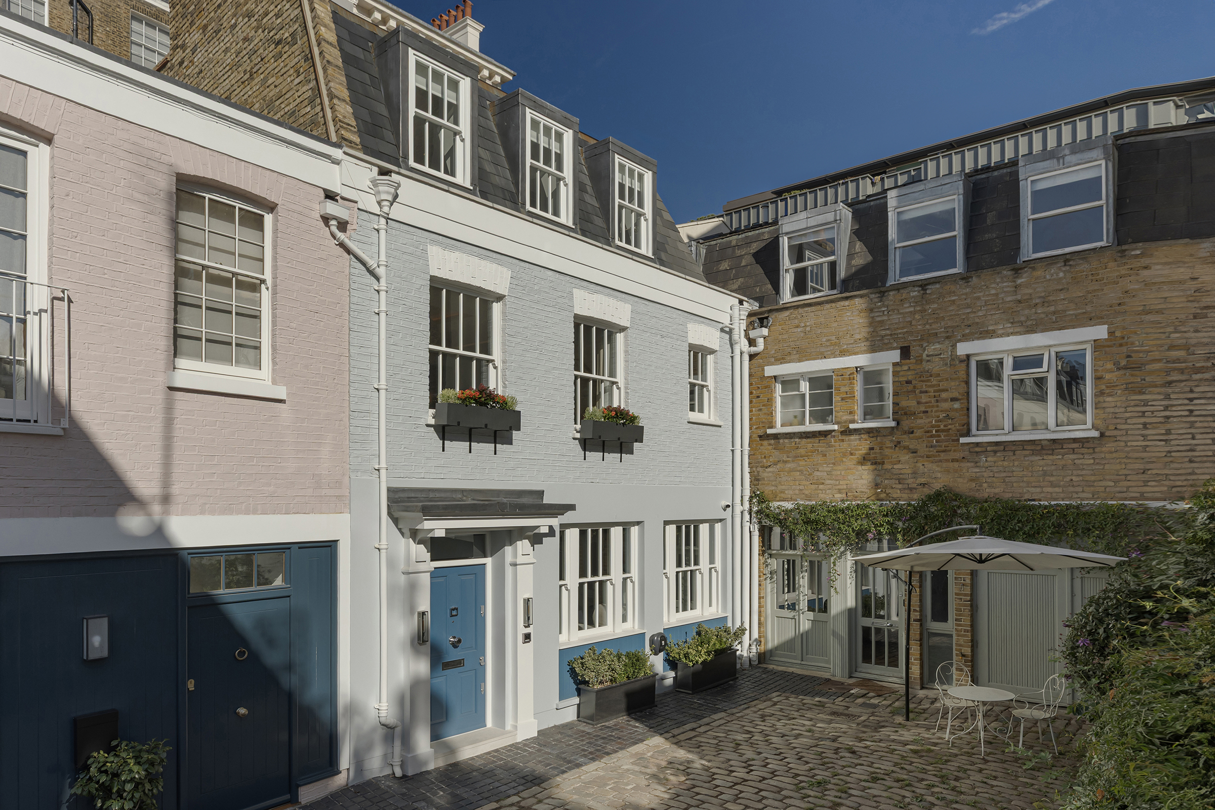  A beautiful brand-new mews home with private parking and award-winning gardens - 物件實景