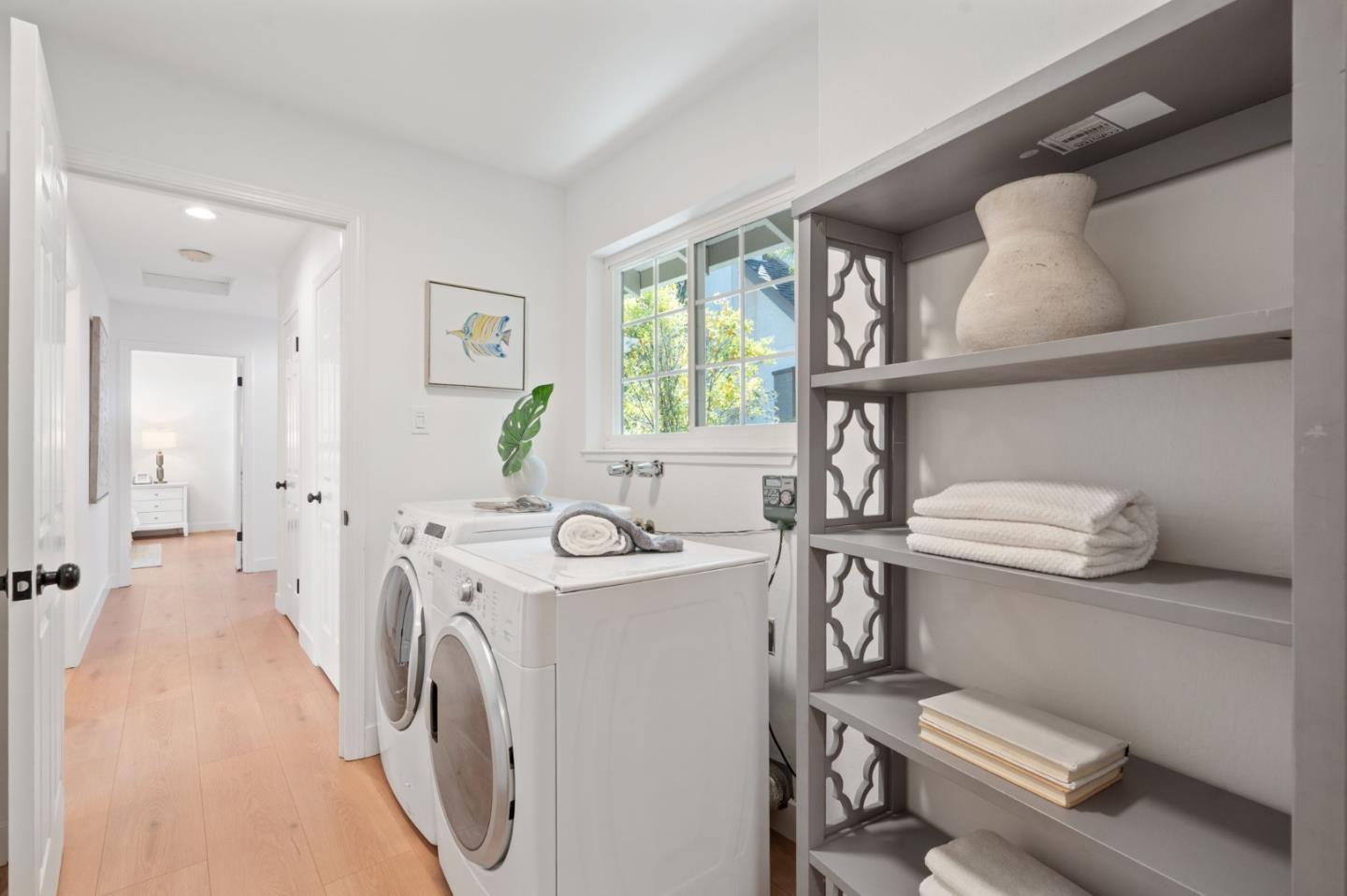 Los Altos, California, 94024, United States, 3 Bedrooms Bedrooms, ,2 BathroomsBathrooms,Residential,For Sale,1925689