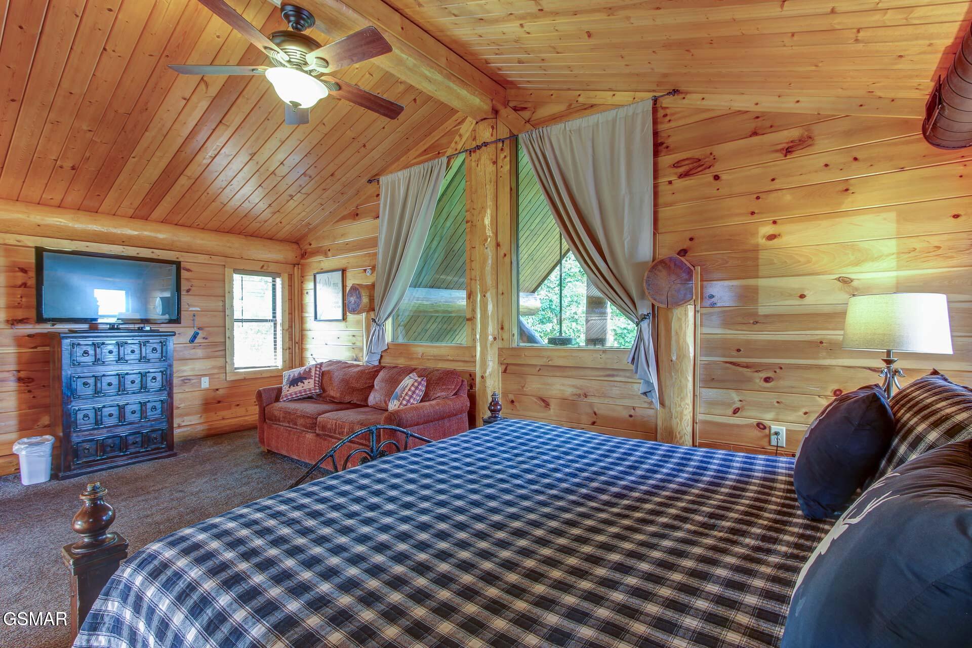 Sevierville, Tennessee, 37876, United States, 3 Bedrooms Bedrooms, ,5 BathroomsBathrooms,Residential,For Sale,1976203