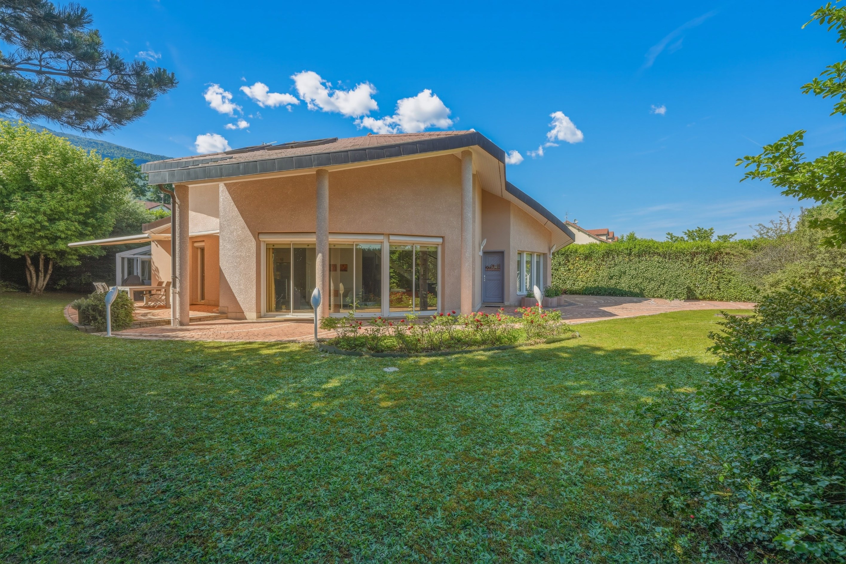  Exceptional Family Residence on the Doorstep of Geneva with Mont-Blanc Views - 物件實景