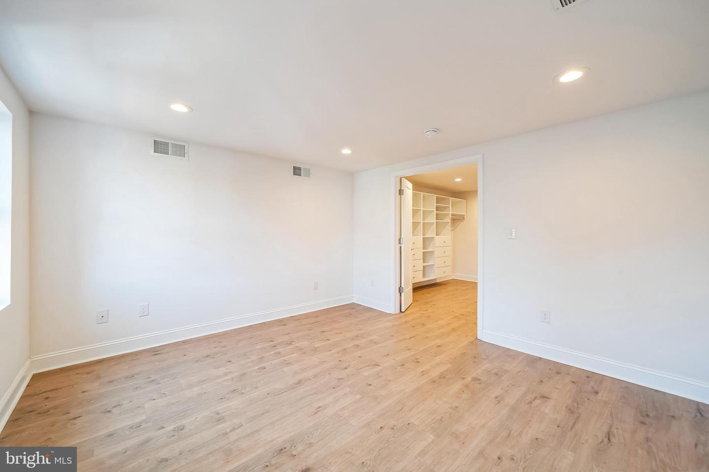 Philadelphia, Pennsylvania, 19130, United States, 4 Bedrooms Bedrooms, ,3 BathroomsBathrooms,Residential,For Sale,1949976