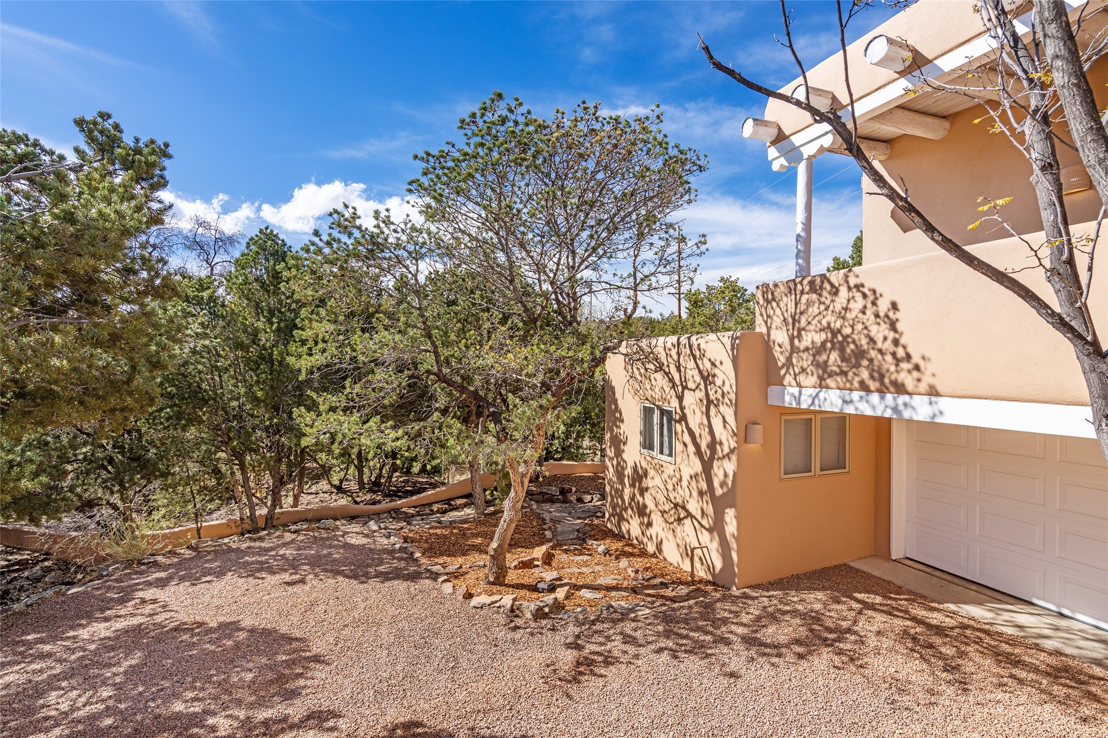  773 Aspen Compound - 物件實景