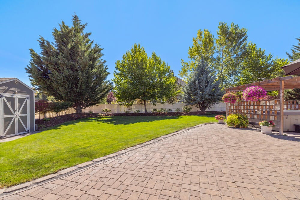 Klamath Falls, Oregon, 97601, United States, 3 Bedrooms Bedrooms, ,3 BathroomsBathrooms,Residential,For Sale,1848515