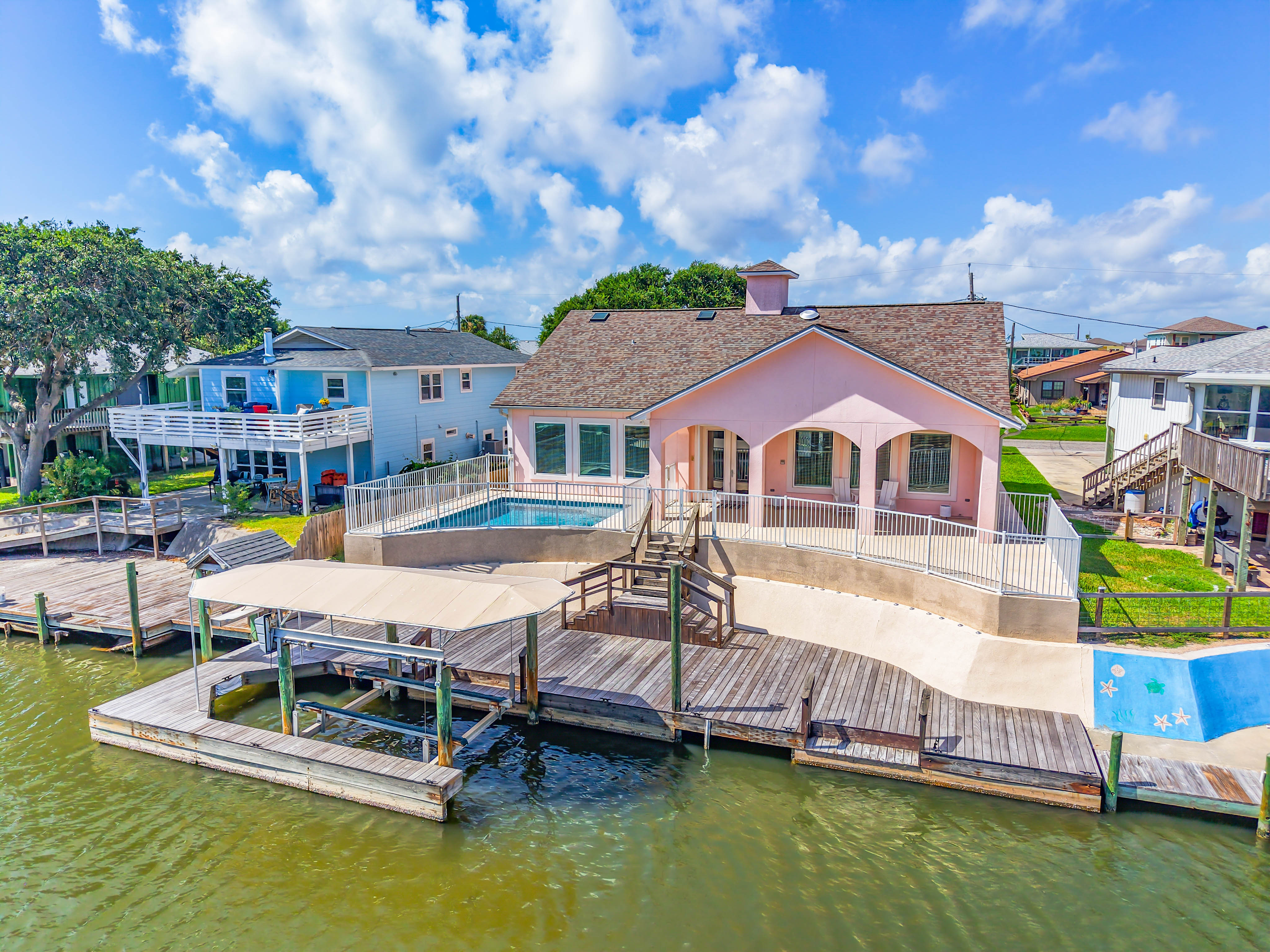  Waterfront Retreat with Heated Pool and Boat Lift - 物件實景