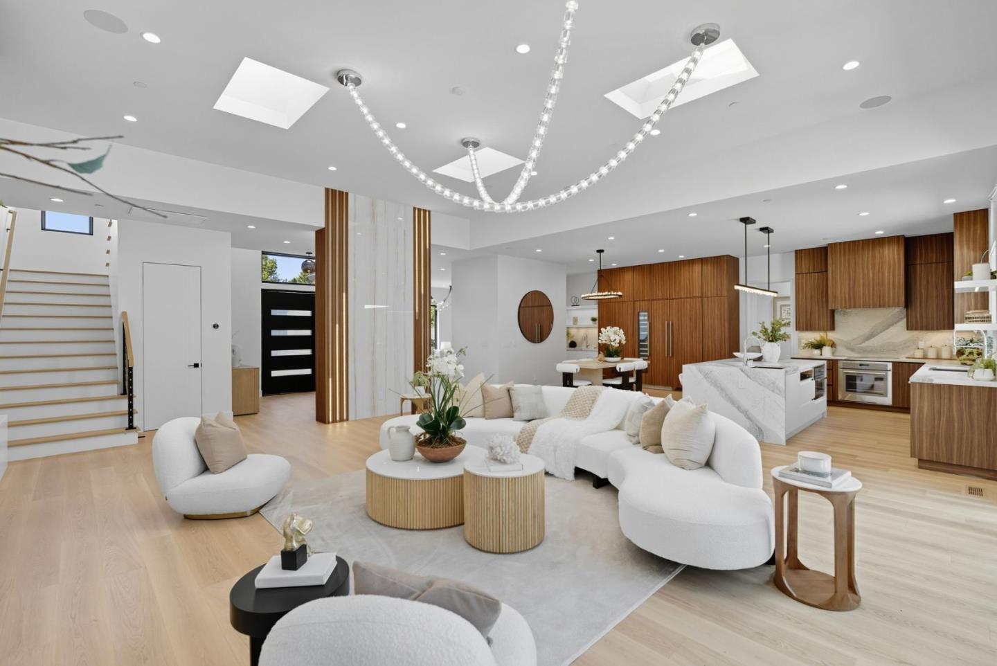 Menlo Park, California, 94025, United States, 6 Bedrooms Bedrooms, ,7 BathroomsBathrooms,Residential,For Sale,1947482