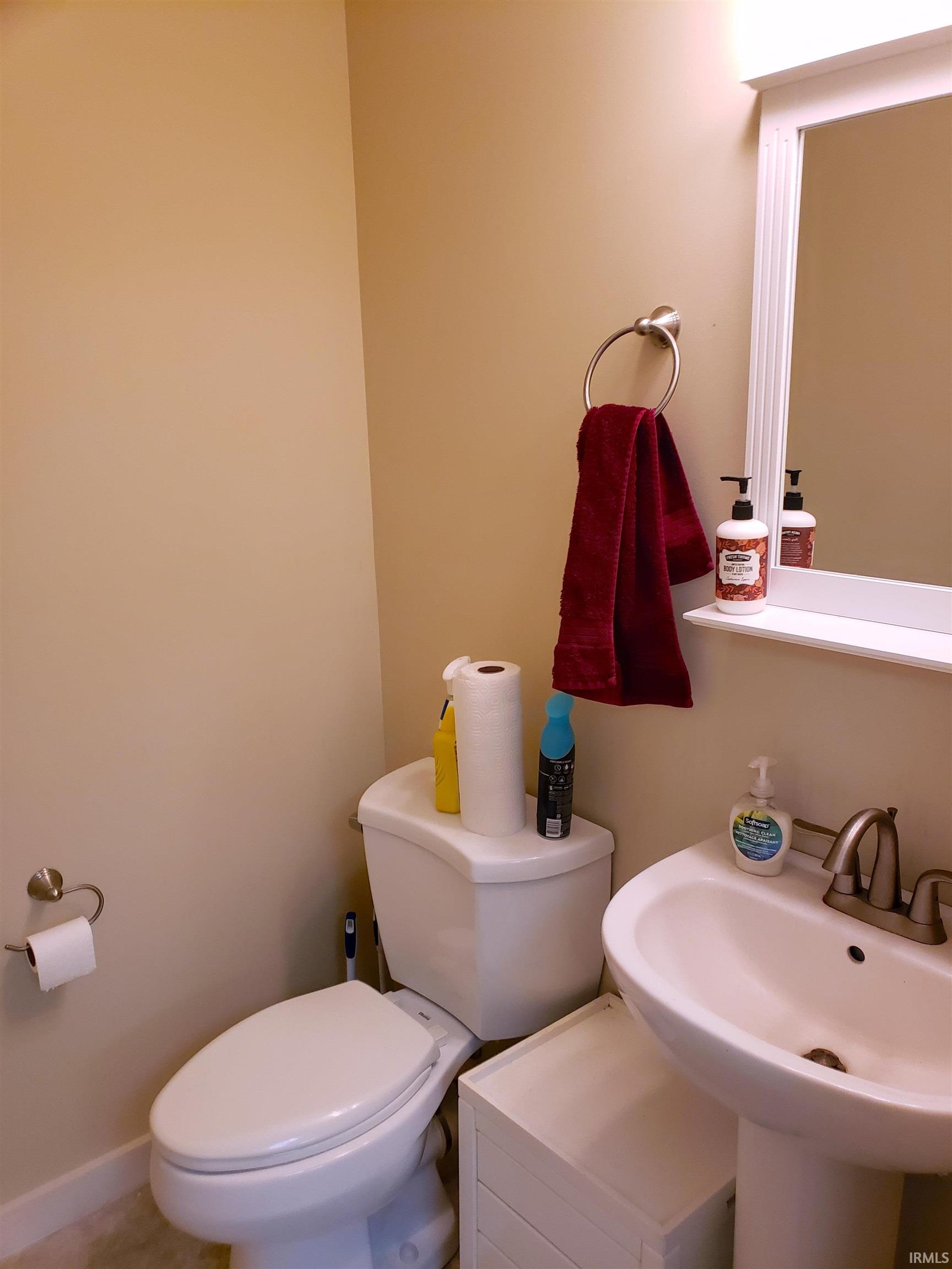 Bloomington, Indiana, 47408, United States, 2 Bedrooms Bedrooms, ,5 BathroomsBathrooms,Residential,For Sale,2009264