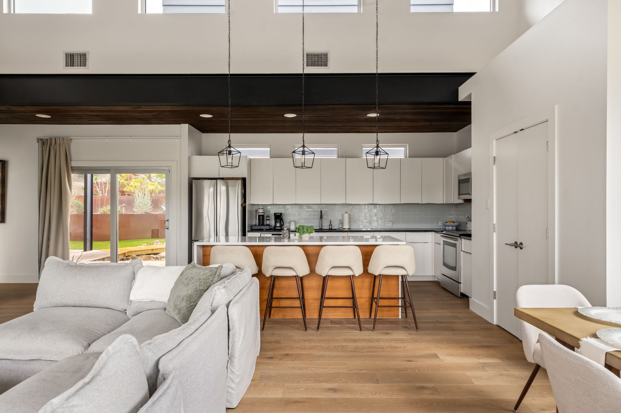 Modern Canyon Retreat Designed for Sunset Living - 物件實景