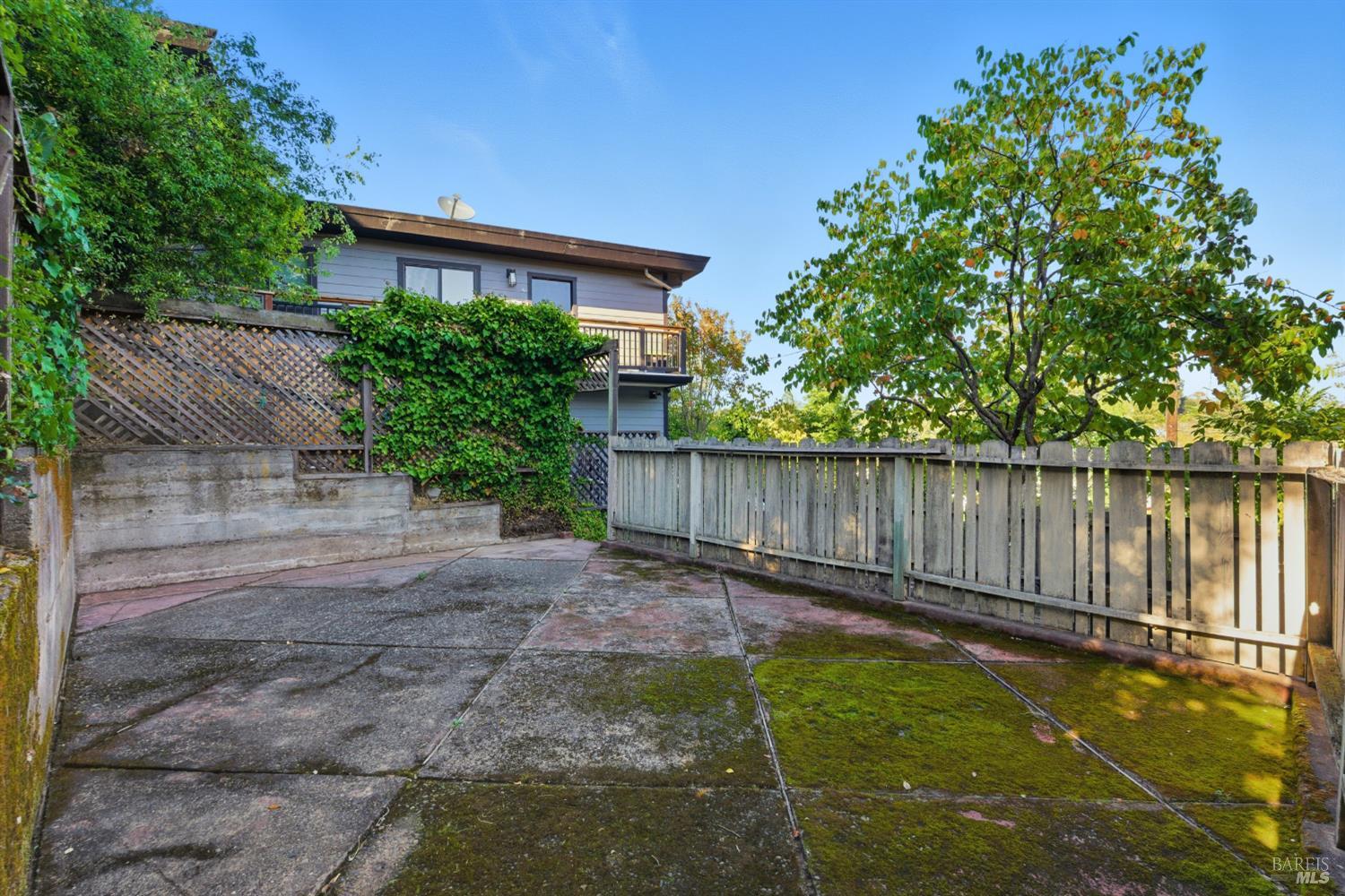 Corte Madera, California, 94925, United States, 6 Bedrooms Bedrooms, ,3 BathroomsBathrooms,Residential,For Sale,1986479