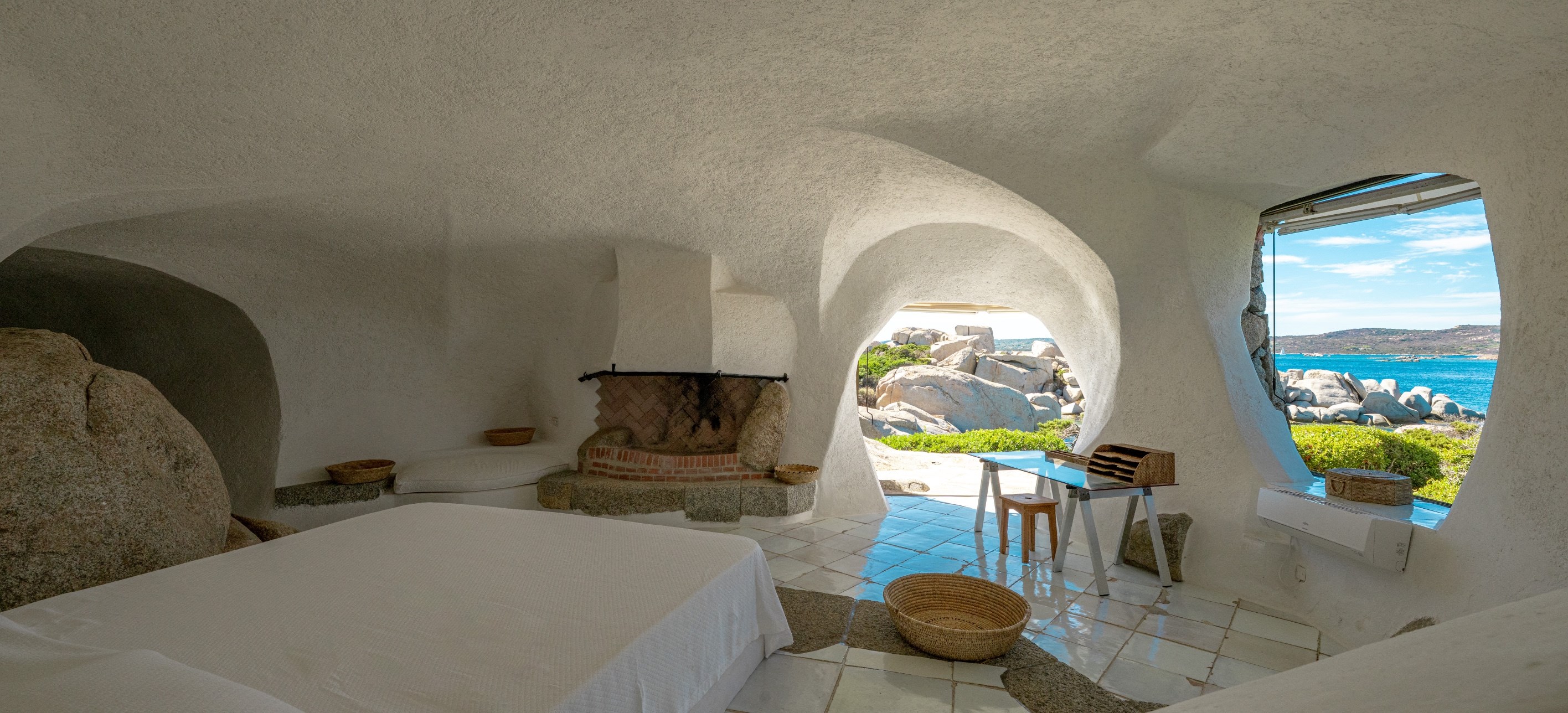  SALE : Waterfront property - Private cove - Architect Savin Couelle - Ile de Ca… - 物件實景