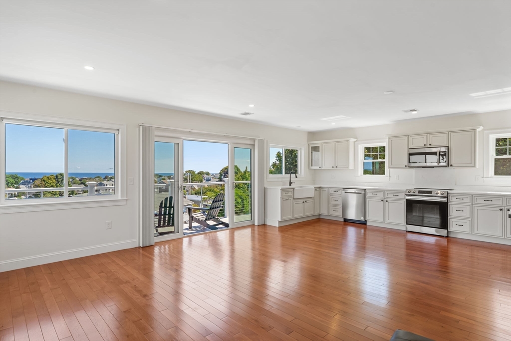 Sandwich, Massachusetts, 02563, United States, 4 Bedrooms Bedrooms, ,4 BathroomsBathrooms,Residential,For Sale,1989929