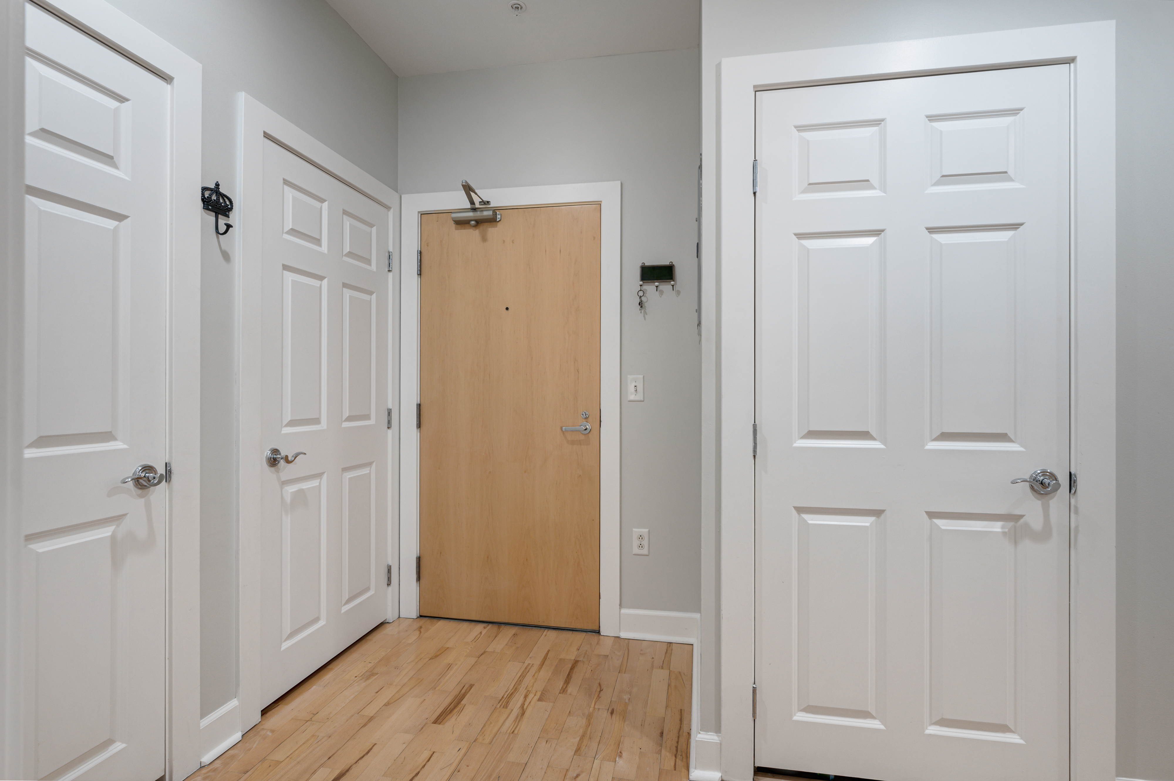  Spacious 1-Bedroom Main Floor Condo in a Prime Location - 物件實景