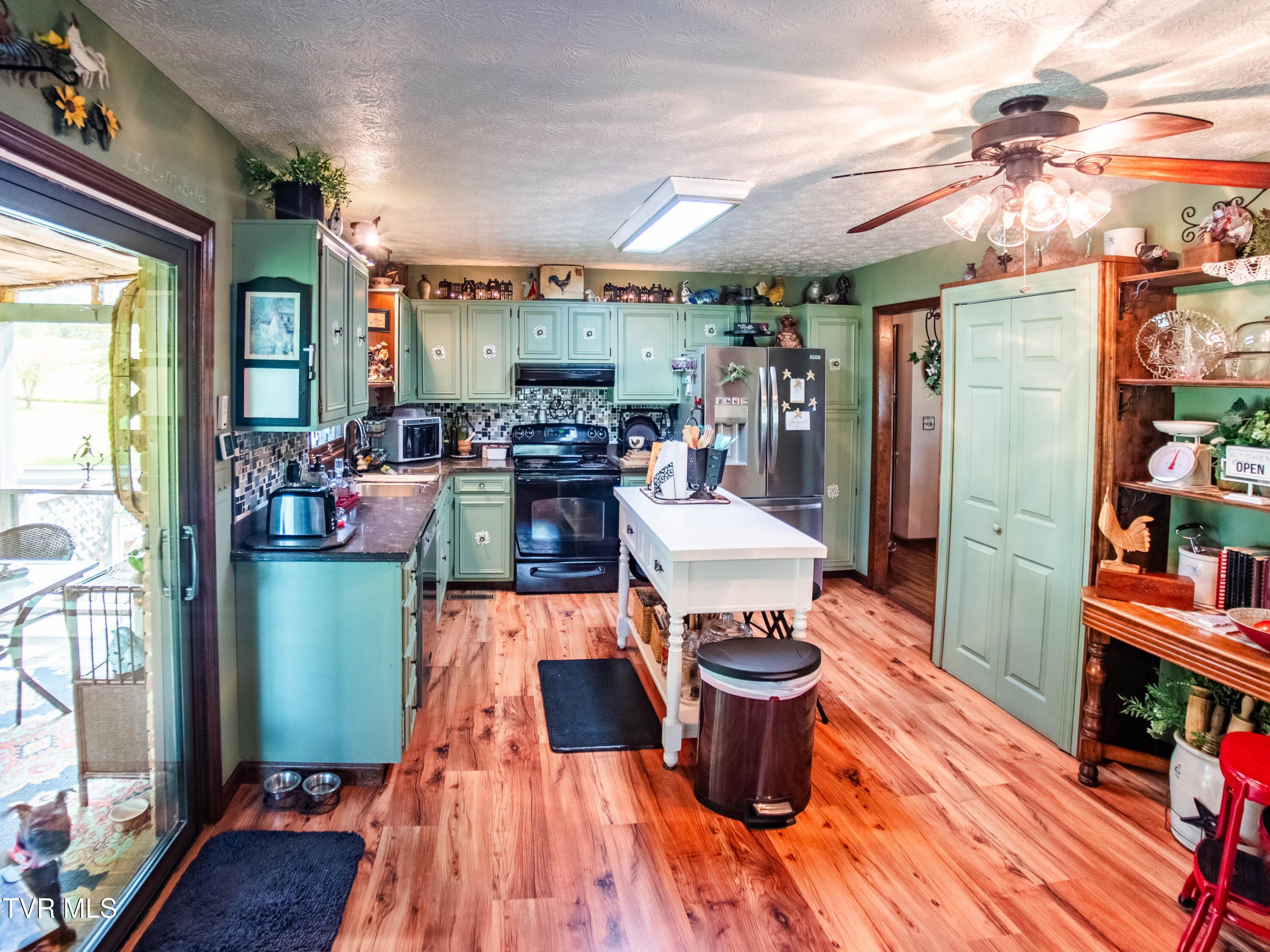Surgoinsville, Tennessee, 37873, United States, 3 Bedrooms Bedrooms, ,3 BathroomsBathrooms,Residential,For Sale,1937059
