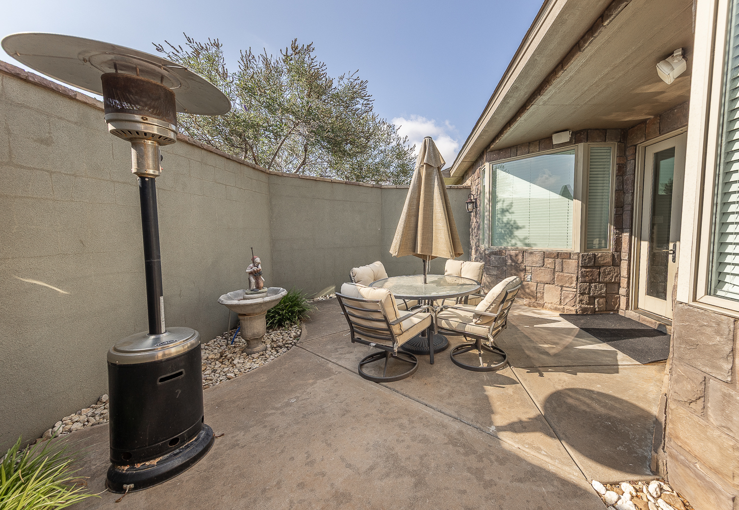Lubbock, Texas, 79424, United States, 4 Bedrooms Bedrooms, ,4 BathroomsBathrooms,Residential,For Sale,1901178