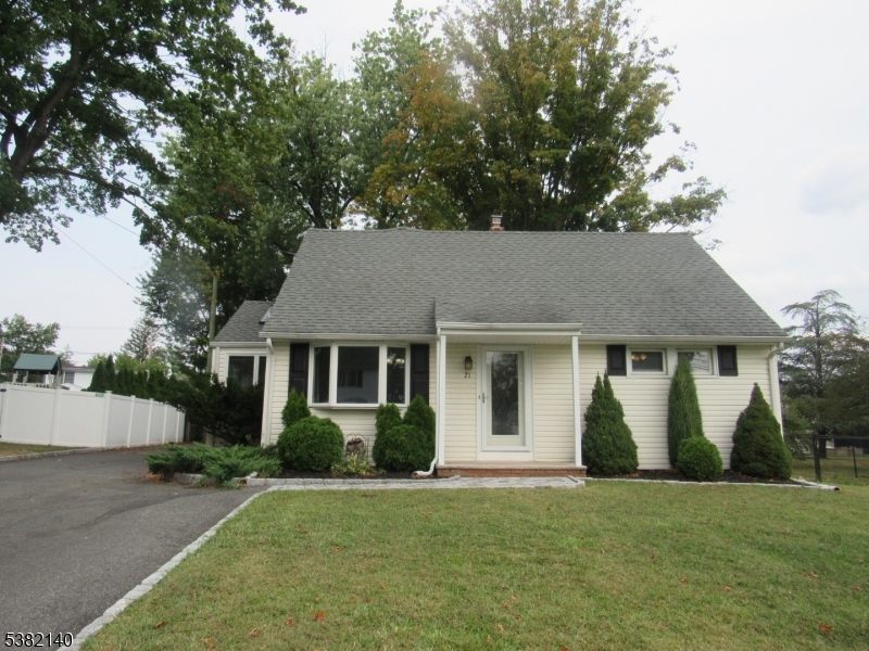 Wayne Twp., New Jersey, 07470, United States, 4 Bedrooms Bedrooms, ,2 BathroomsBathrooms,Residential,For Sale,1938524