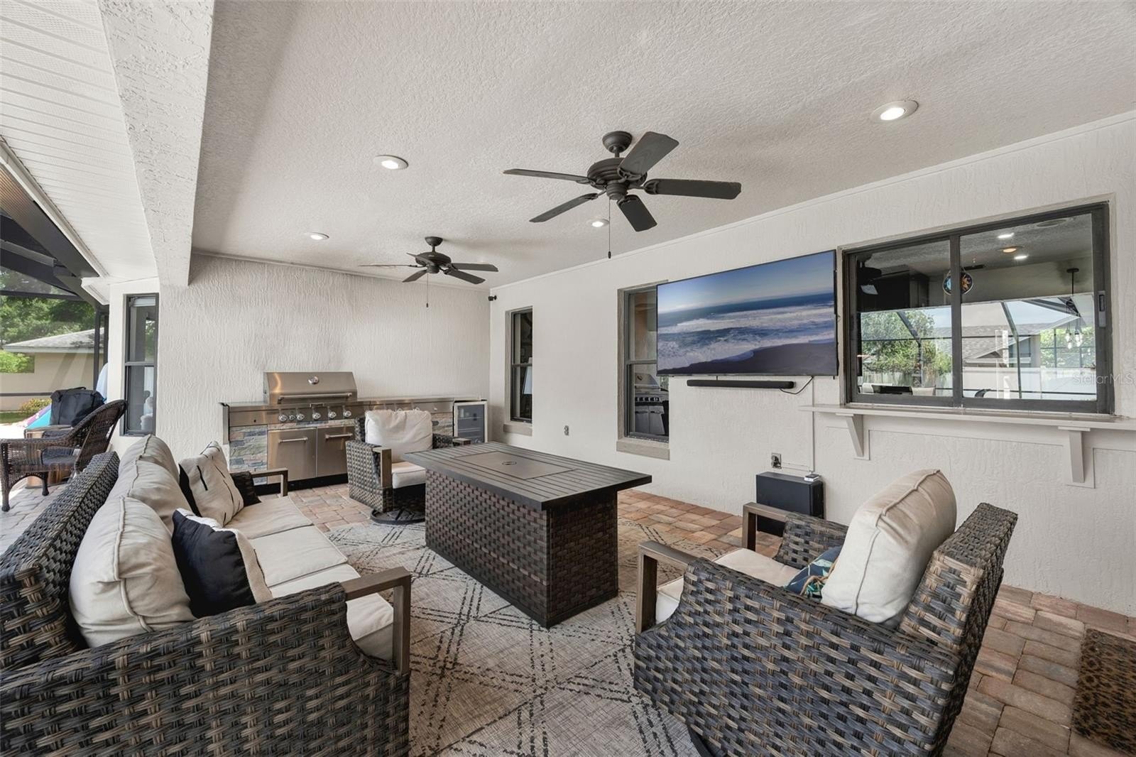 WINTER HAVEN, Florida, 33881, United States, 4 Bedrooms Bedrooms, ,2 BathroomsBathrooms,Residential,For Sale,1976017