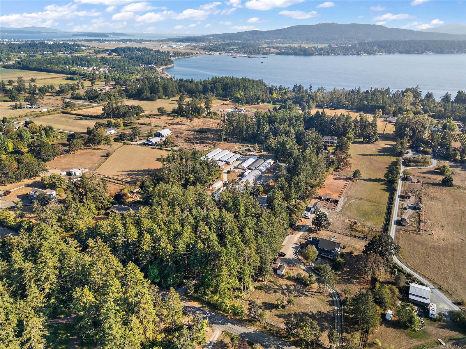 NORTH SAANICH, British Columbia, V8L 5P8, CA, 7 Bedrooms Bedrooms, ,Residential,For Sale,1948660