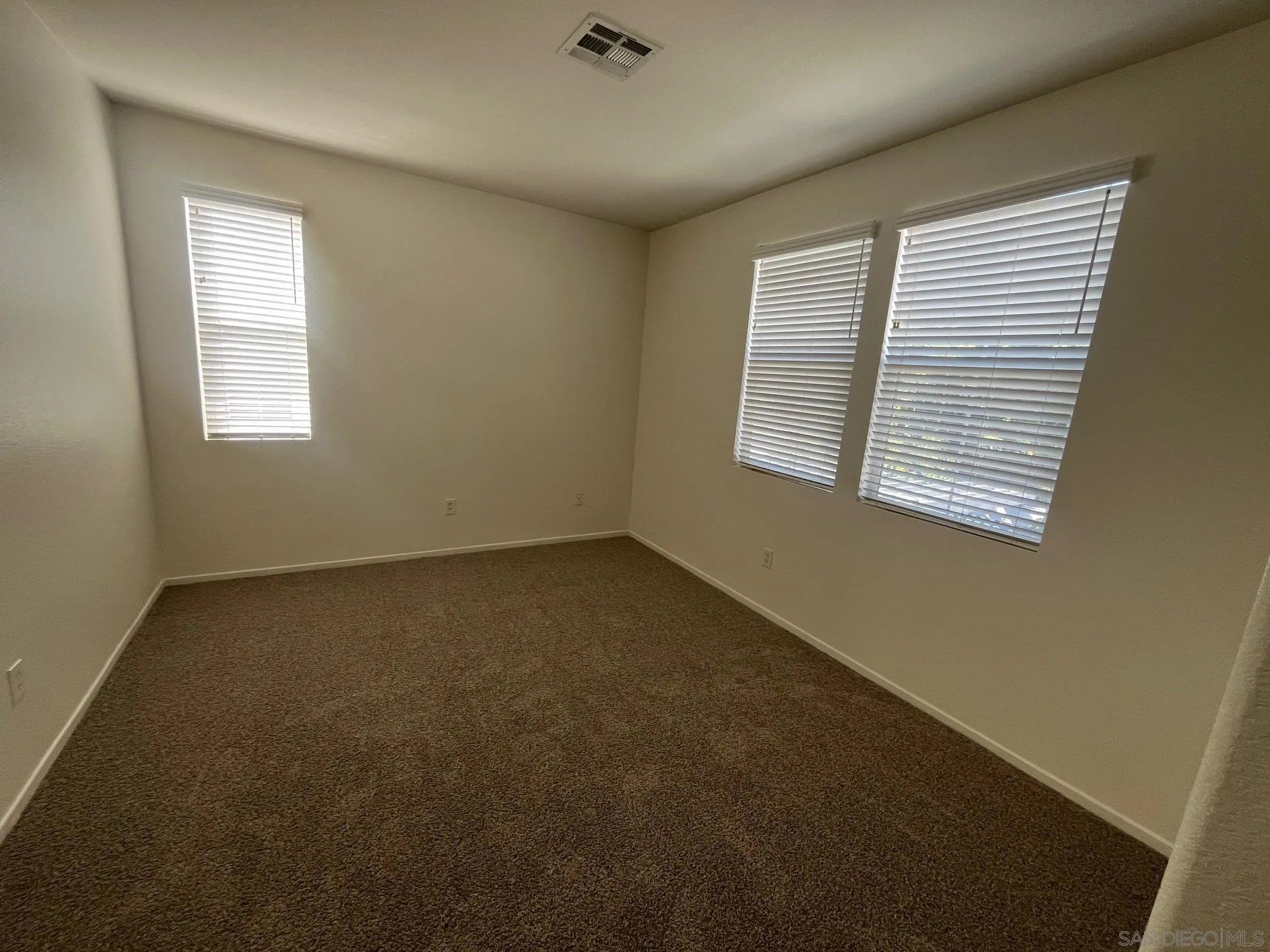 Chula Vista, California, 91915, United States, 2 Bedrooms Bedrooms, ,3 BathroomsBathrooms,Residential,For Sale,1951007