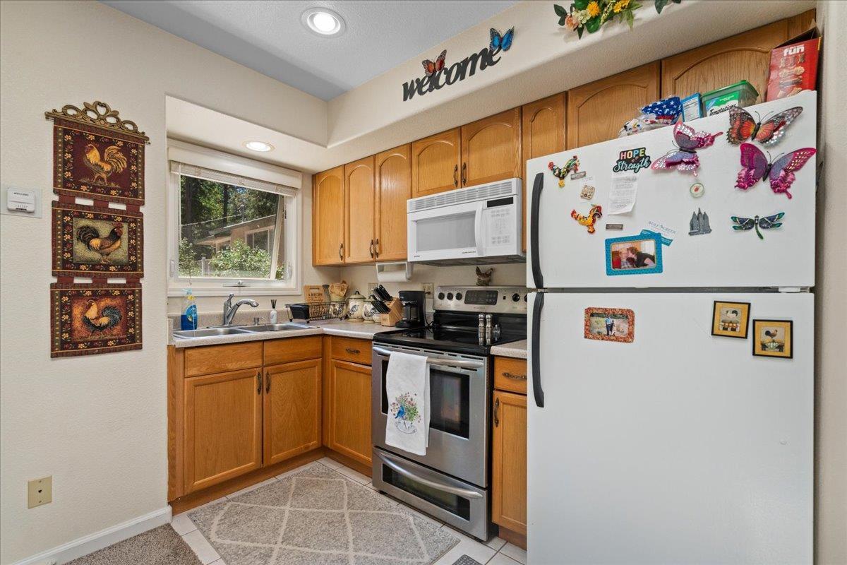 Grass Valley, California, 95949, United States, 3 Bedrooms Bedrooms, ,3 BathroomsBathrooms,Residential,For Sale,1928766