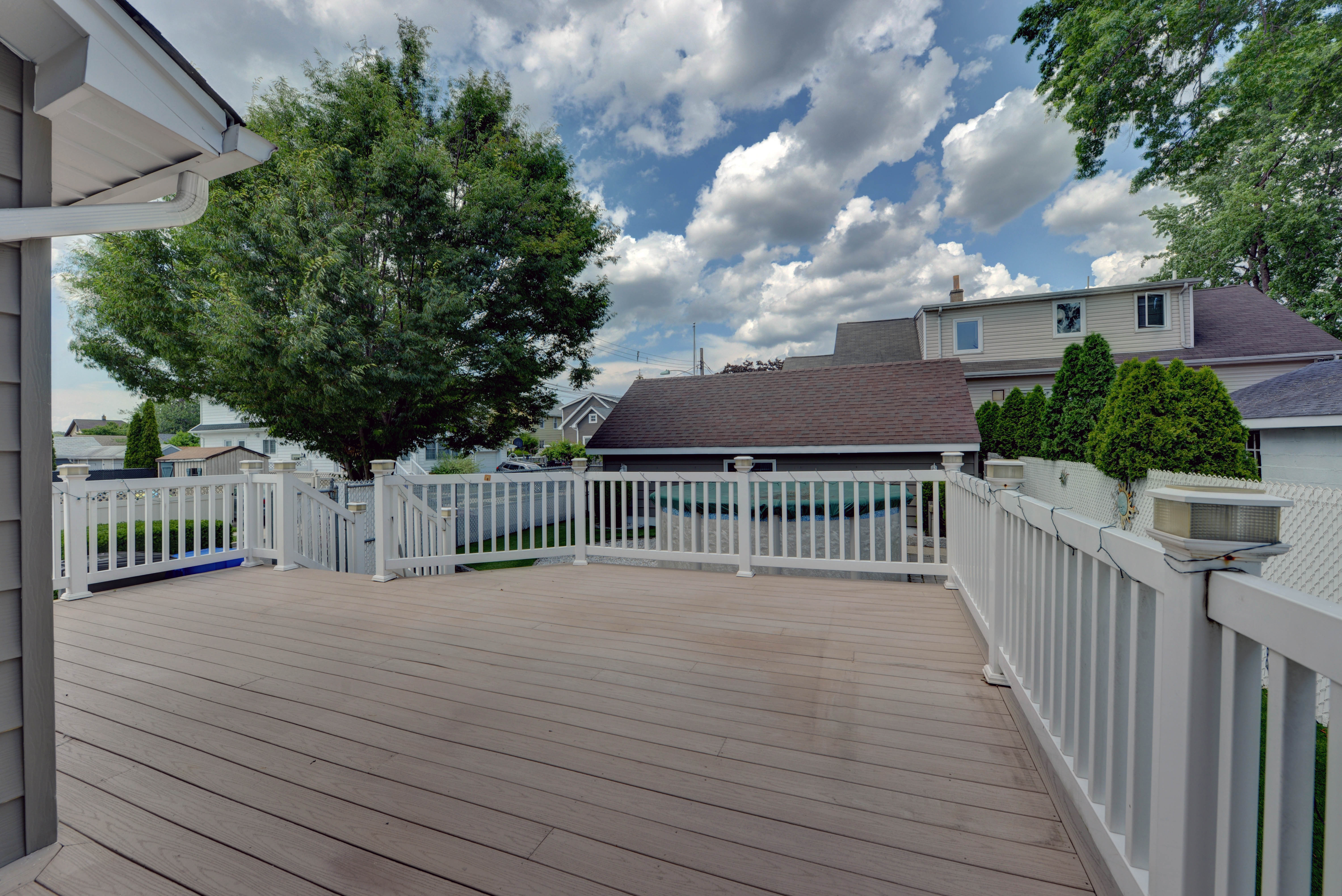 Lyndhurst, New Jersey, 07071, United States, 3 Bedrooms Bedrooms, ,2 BathroomsBathrooms,Residential,For Sale,1915781