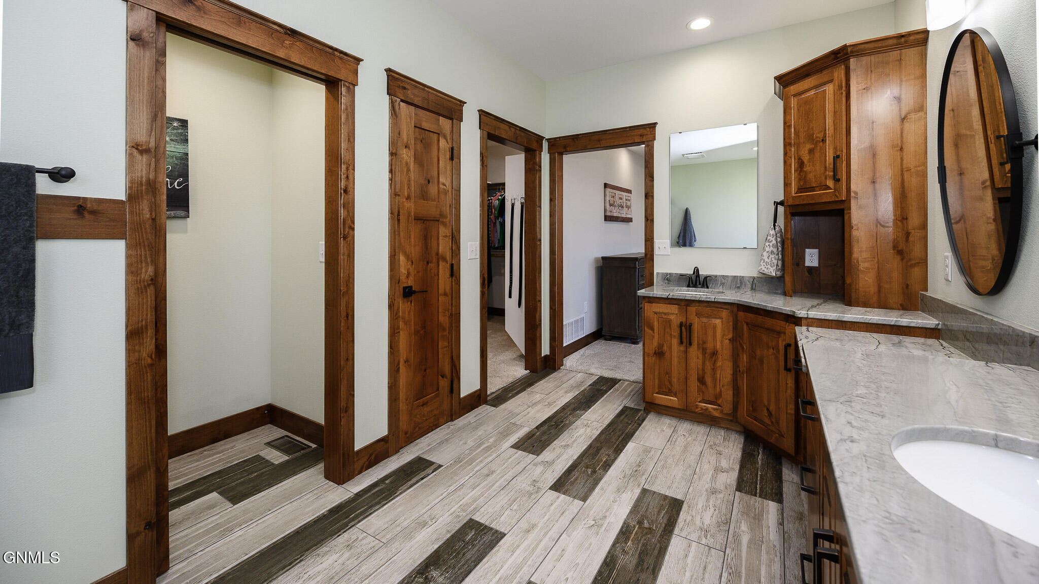 Bismarck, North Dakota, 58503, United States, 3 Bedrooms Bedrooms, ,3 BathroomsBathrooms,Residential,For Sale,1995468