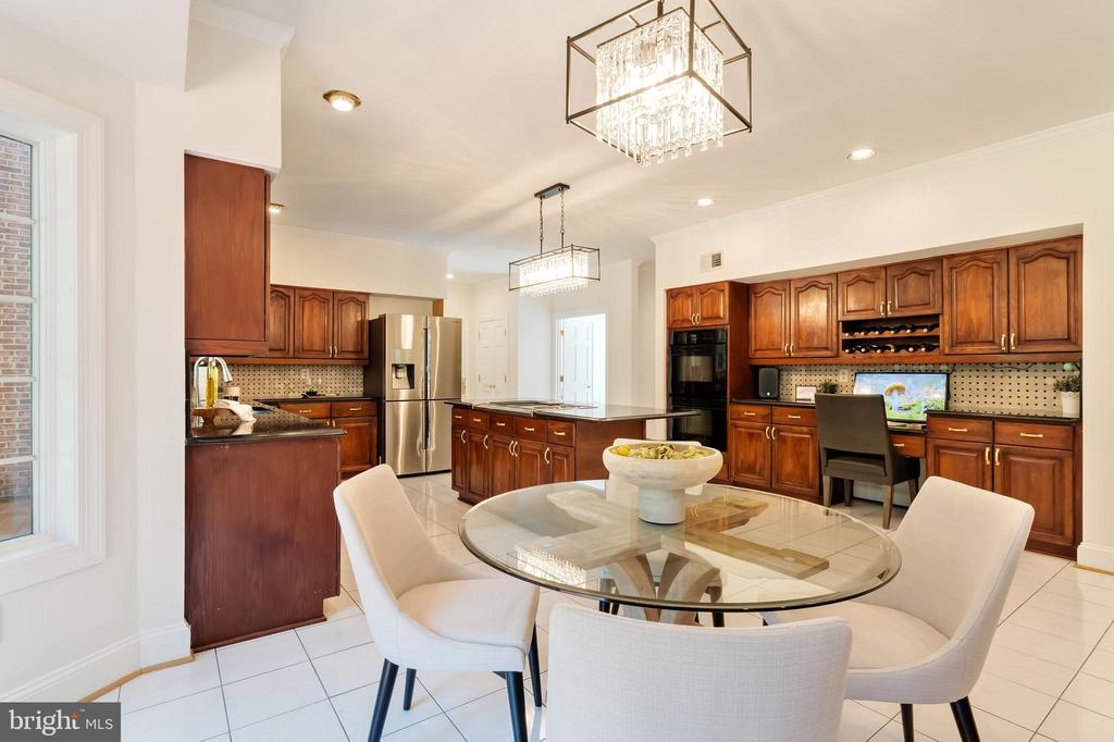 Great Falls, Virginia, 22066, United States, 5 Bedrooms Bedrooms, ,5 BathroomsBathrooms,Residential,For Sale,1900616