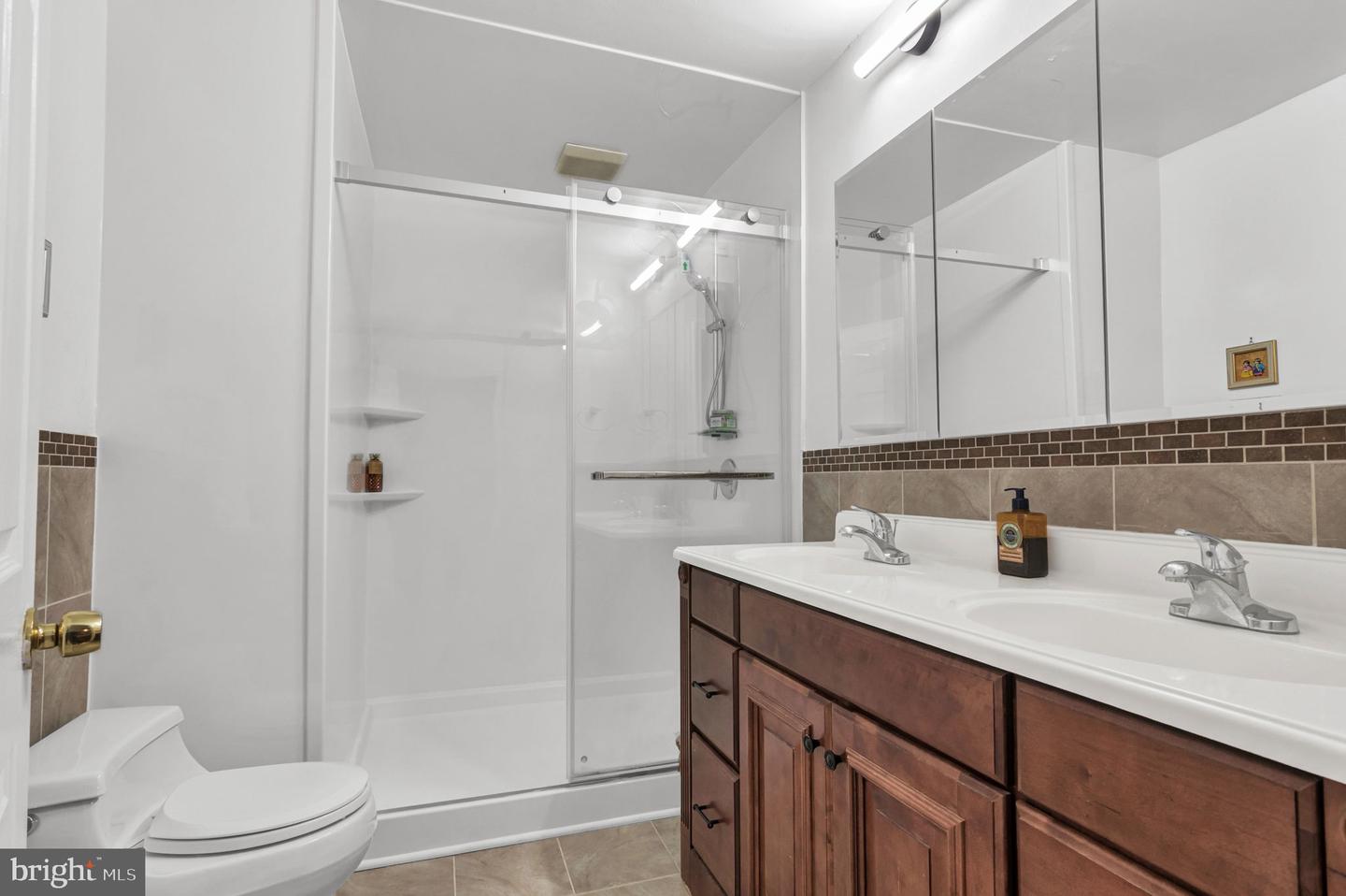Fairfax, Virginia, 22031, United States, 3 Bedrooms Bedrooms, ,3 BathroomsBathrooms,Residential,For Sale,1916694
